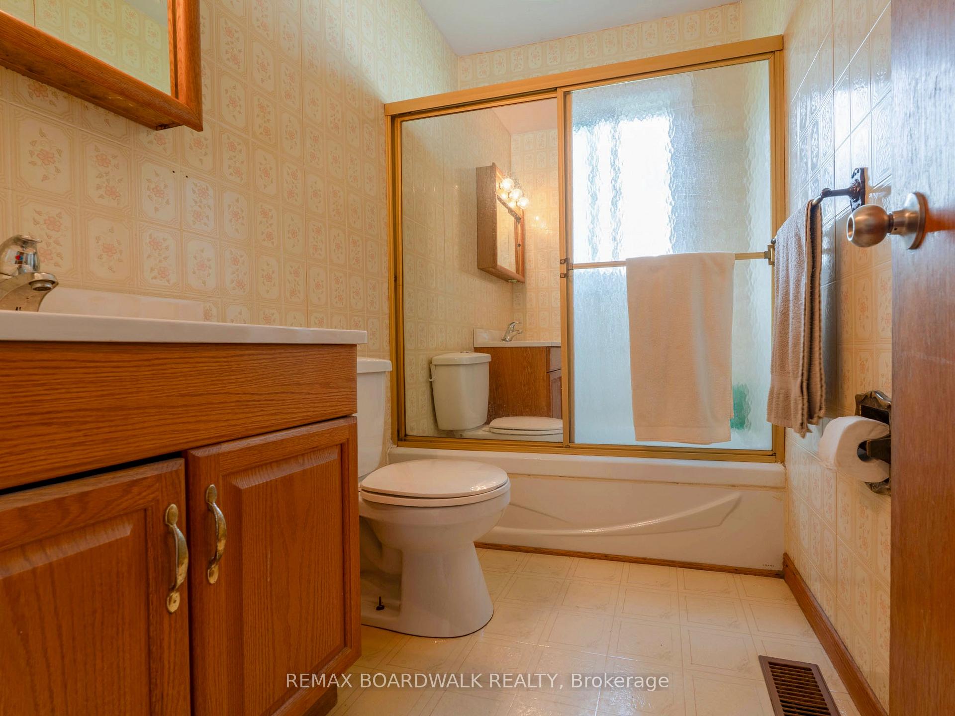 Photo 14 of 5 Laurentian Pl, Arnprior, Arnprior — HOMEH