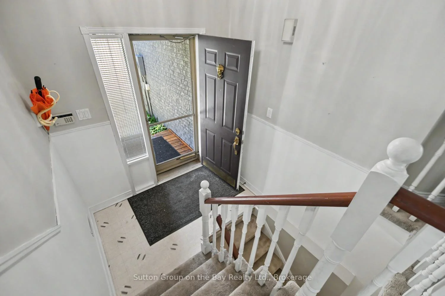 Photo 3 of 6 Donald Crescent, Wasaga Beach — HOMEH