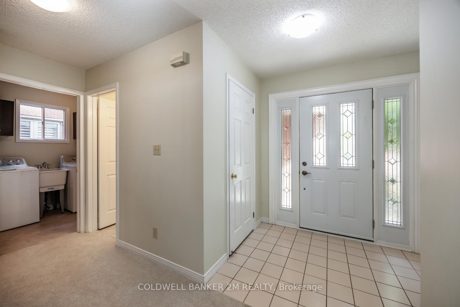 Photo 3 of 109 Stagemaster Crescent, Clarington, Courtice — HOMEH