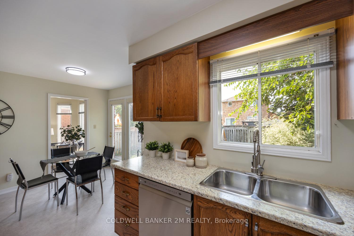 Photo 11 of 109 Stagemaster Crescent, Clarington, Courtice — HOMEH