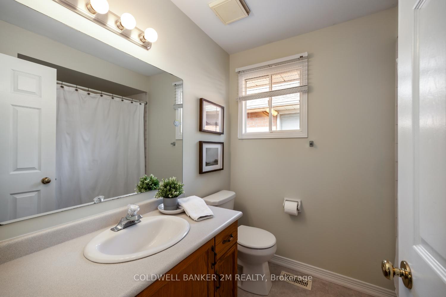 Photo 37 of 109 Stagemaster Crescent, Clarington, Courtice — HOMEH