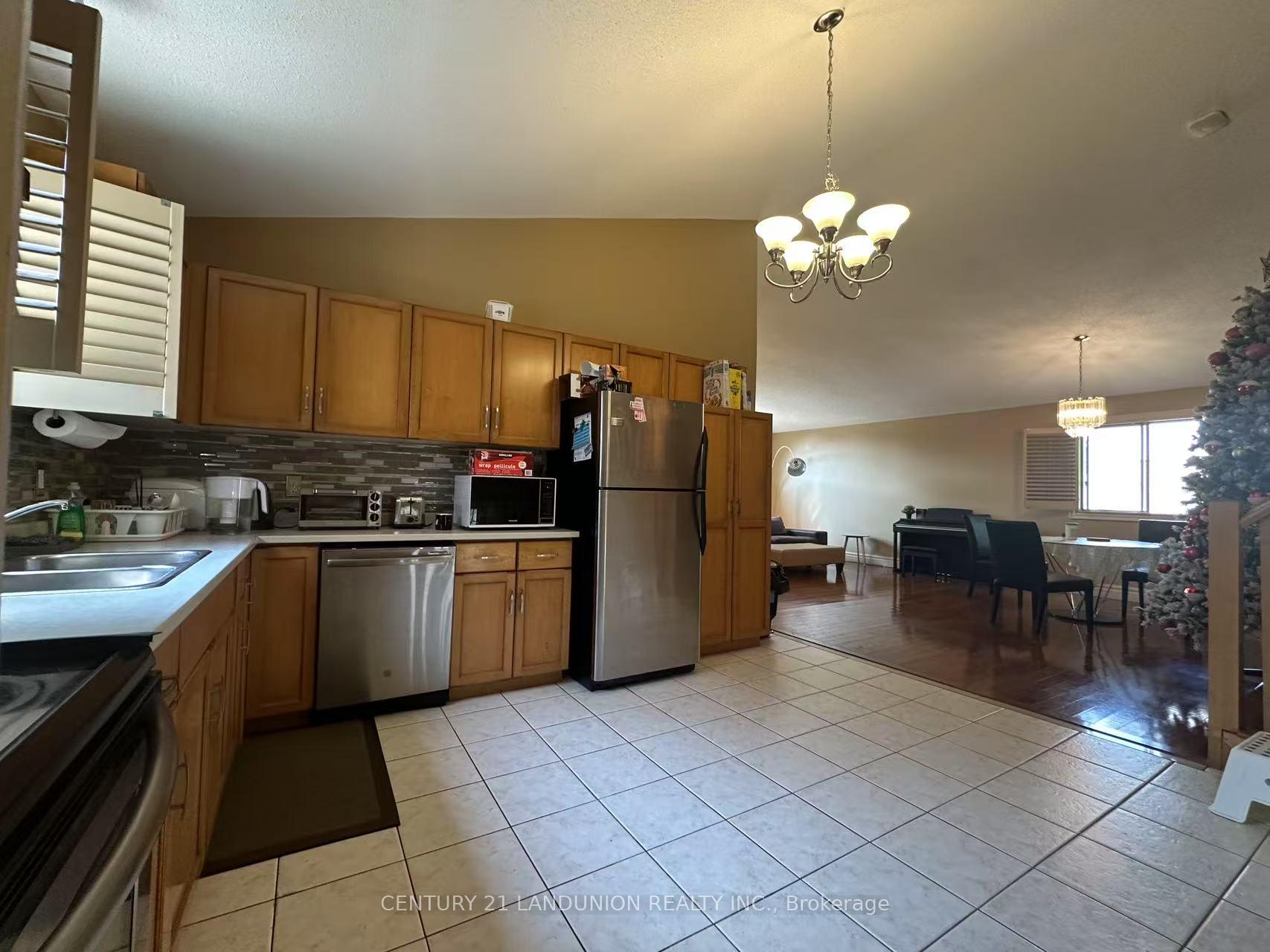 Photo 6 of 104 Hepburn Crescent, Hamilton, Mountview — HOMEH