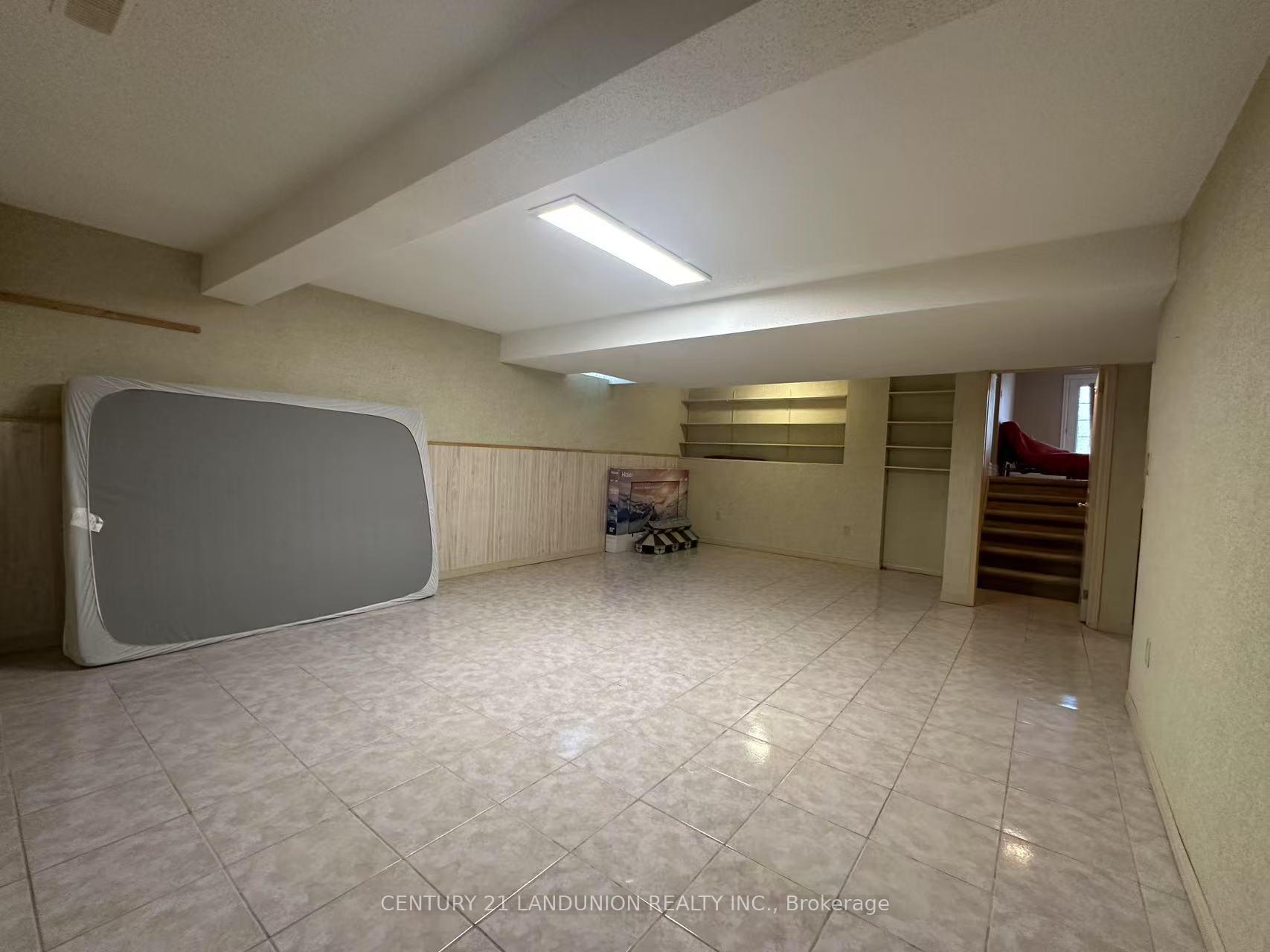 Photo 13 of 104 Hepburn Crescent, Hamilton, Mountview — HOMEH