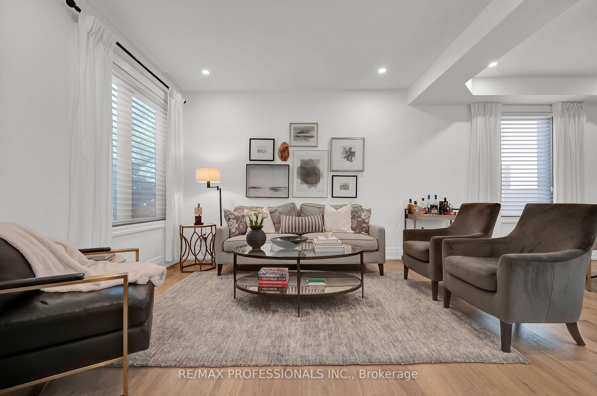 Photo 3 of 11 Tweedie Crescent, Whitby, Williamsburg — HOMEH