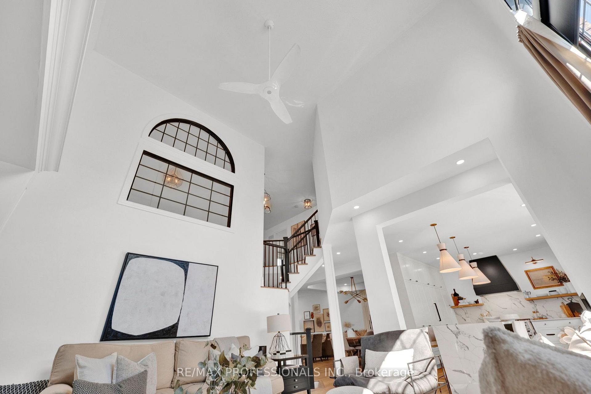 Photo 6 of 11 Tweedie Crescent, Whitby, Williamsburg — HOMEH