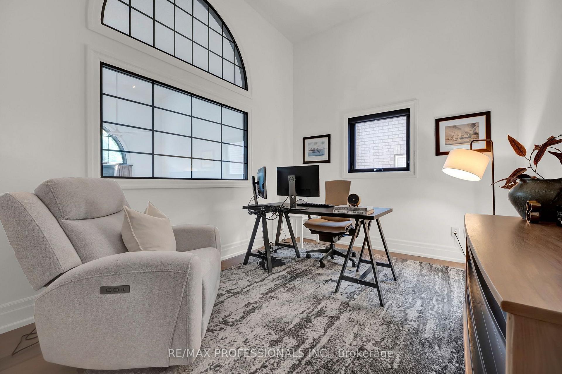 Photo 10 of 11 Tweedie Crescent, Whitby, Williamsburg — HOMEH
