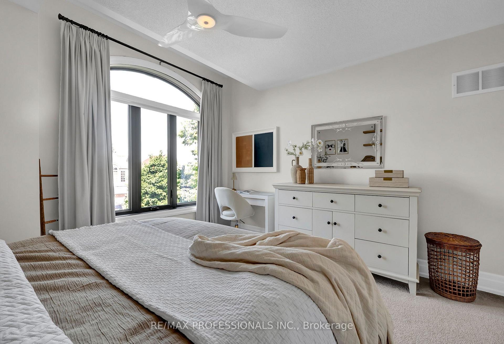 Photo 15 of 11 Tweedie Crescent, Whitby, Williamsburg — HOMEH