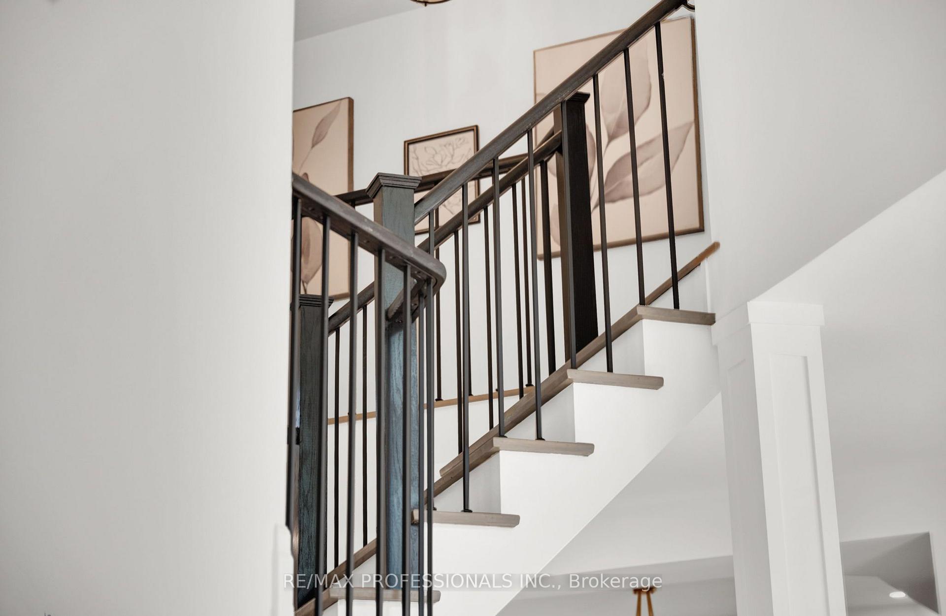 Photo 18 of 11 Tweedie Crescent, Whitby, Williamsburg — HOMEH
