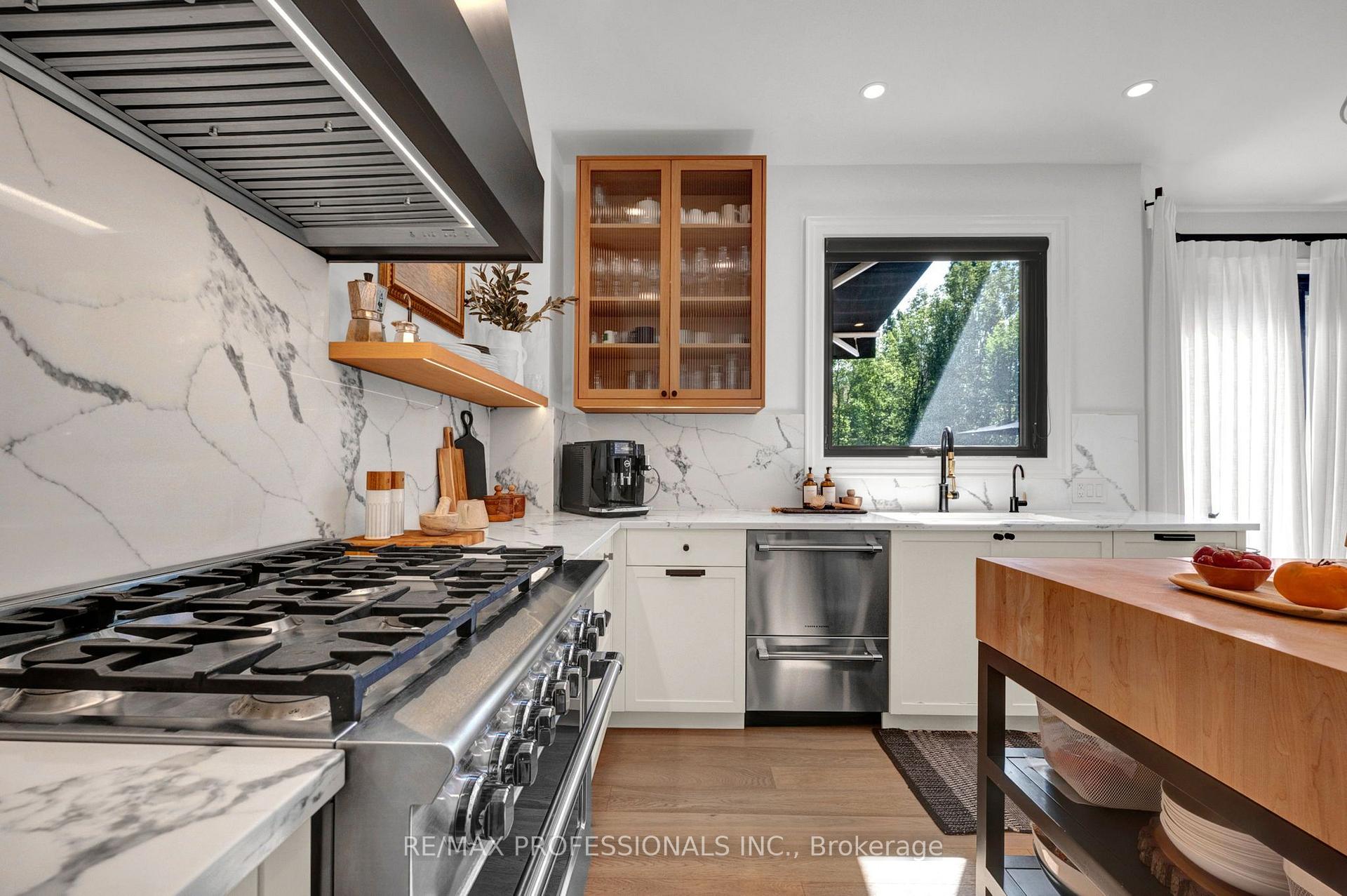 Photo 24 of 11 Tweedie Crescent, Whitby, Williamsburg — HOMEH