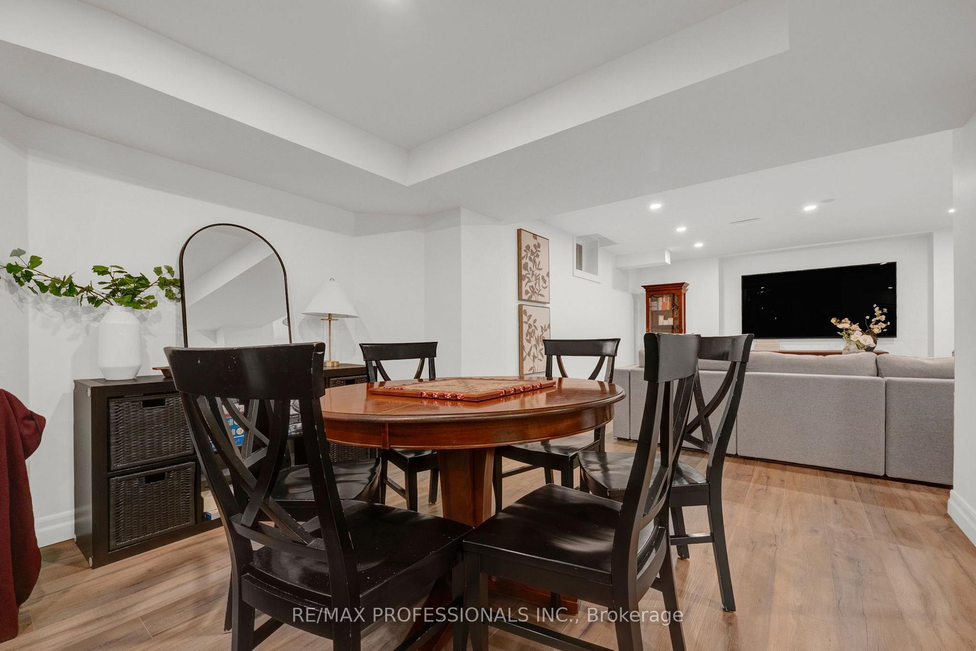 Photo 30 of 11 Tweedie Crescent, Whitby, Williamsburg — HOMEH