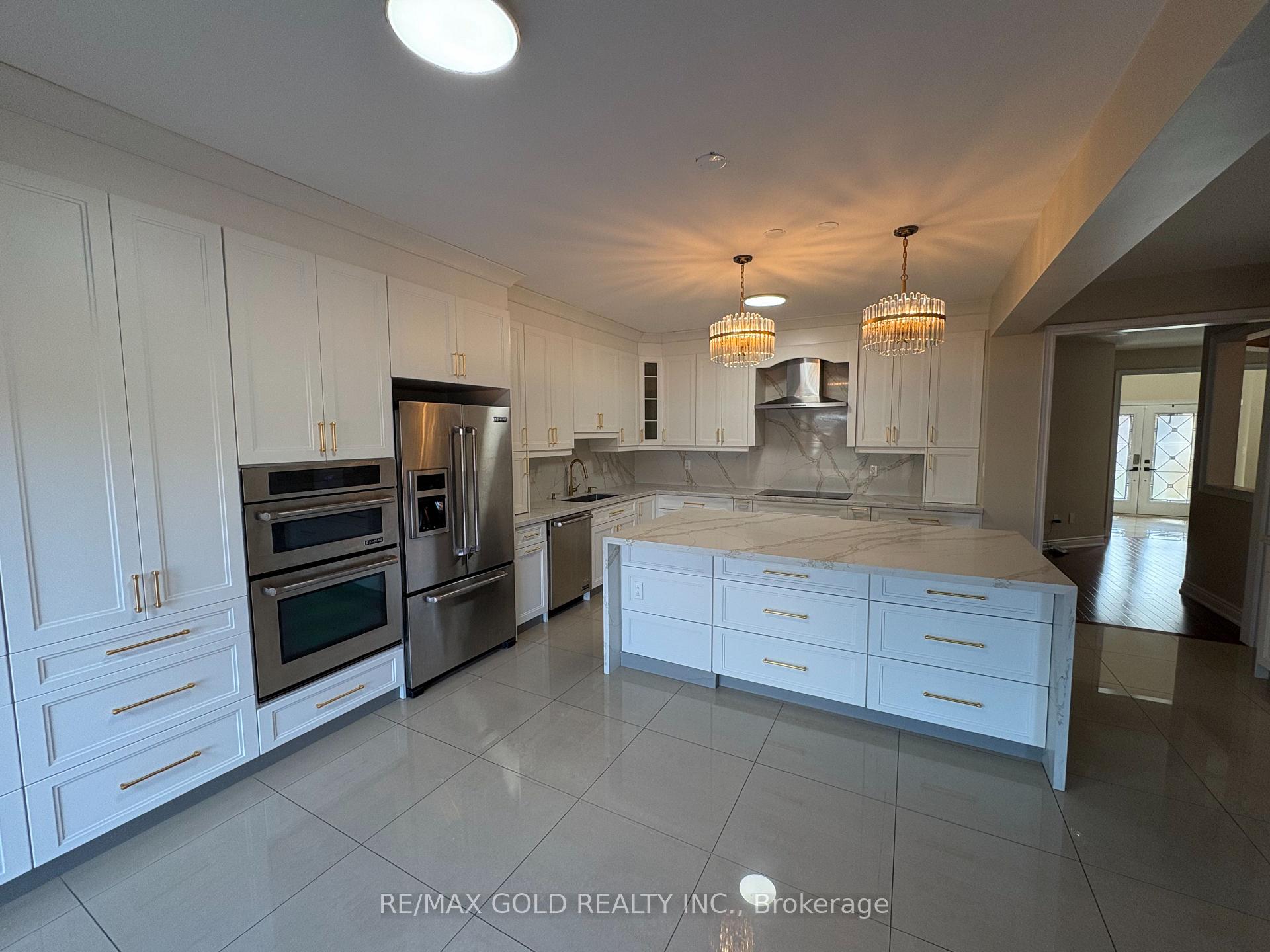 Photo 8 of 16 Valleyway Drive, Brampton, Credit Valley — HOMEH