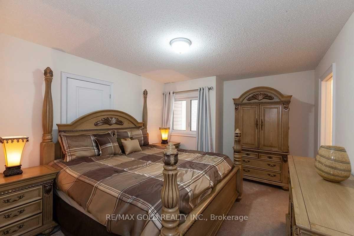 Photo 21 of 16 Valleyway Drive, Brampton, Credit Valley — HOMEH