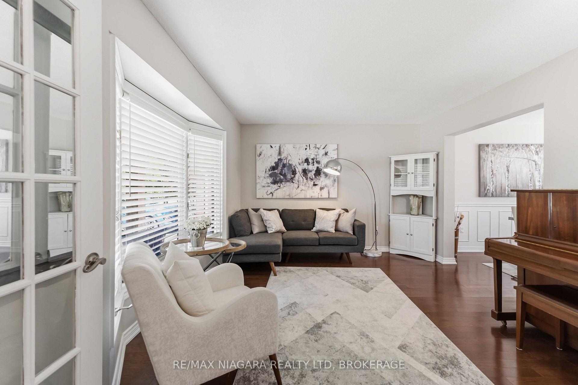 Photo 7 of 18 Courtleigh Road, St. Catharines, Port Dalhousie — HOMEH