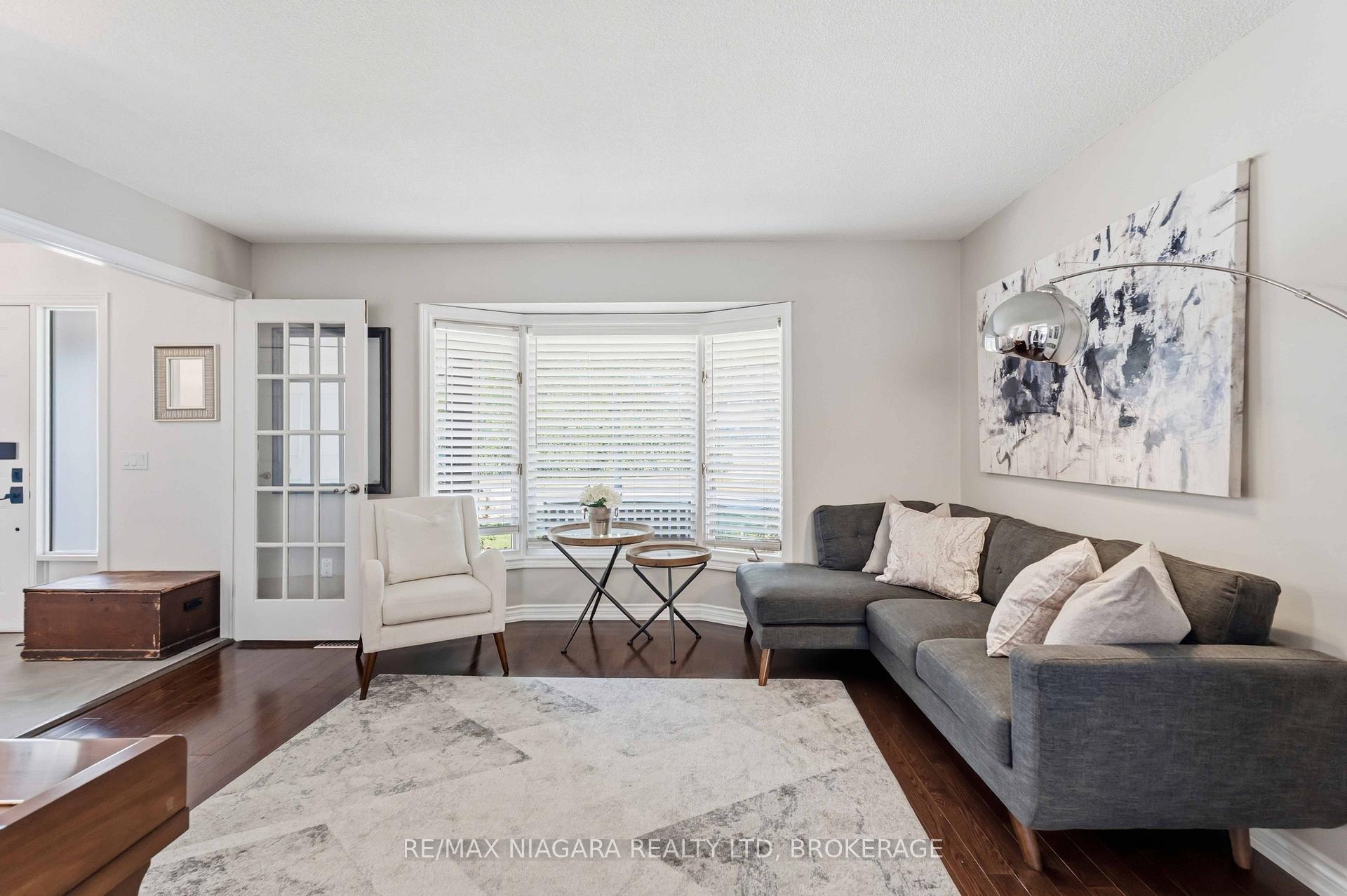 Photo 8 of 18 Courtleigh Road, St. Catharines, Port Dalhousie — HOMEH