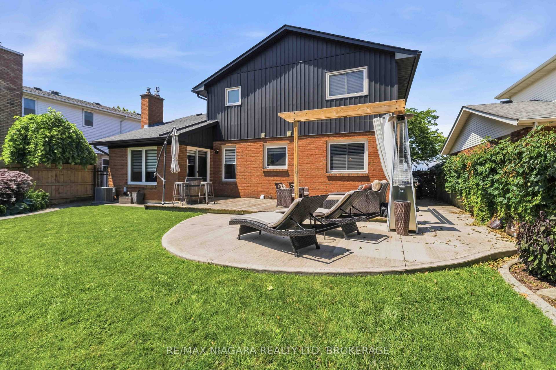 Photo 36 of 18 Courtleigh Road, St. Catharines, Port Dalhousie — HOMEH