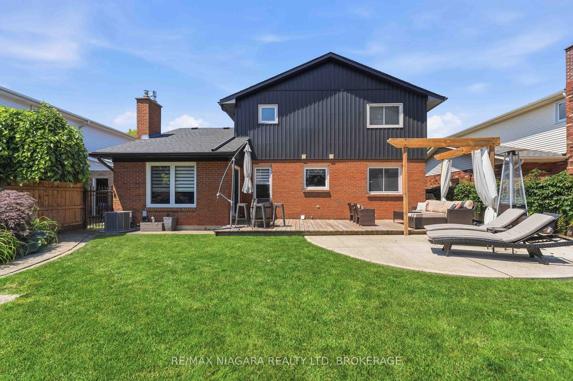Photo 39 of 18 Courtleigh Road, St. Catharines, Port Dalhousie — HOMEH
