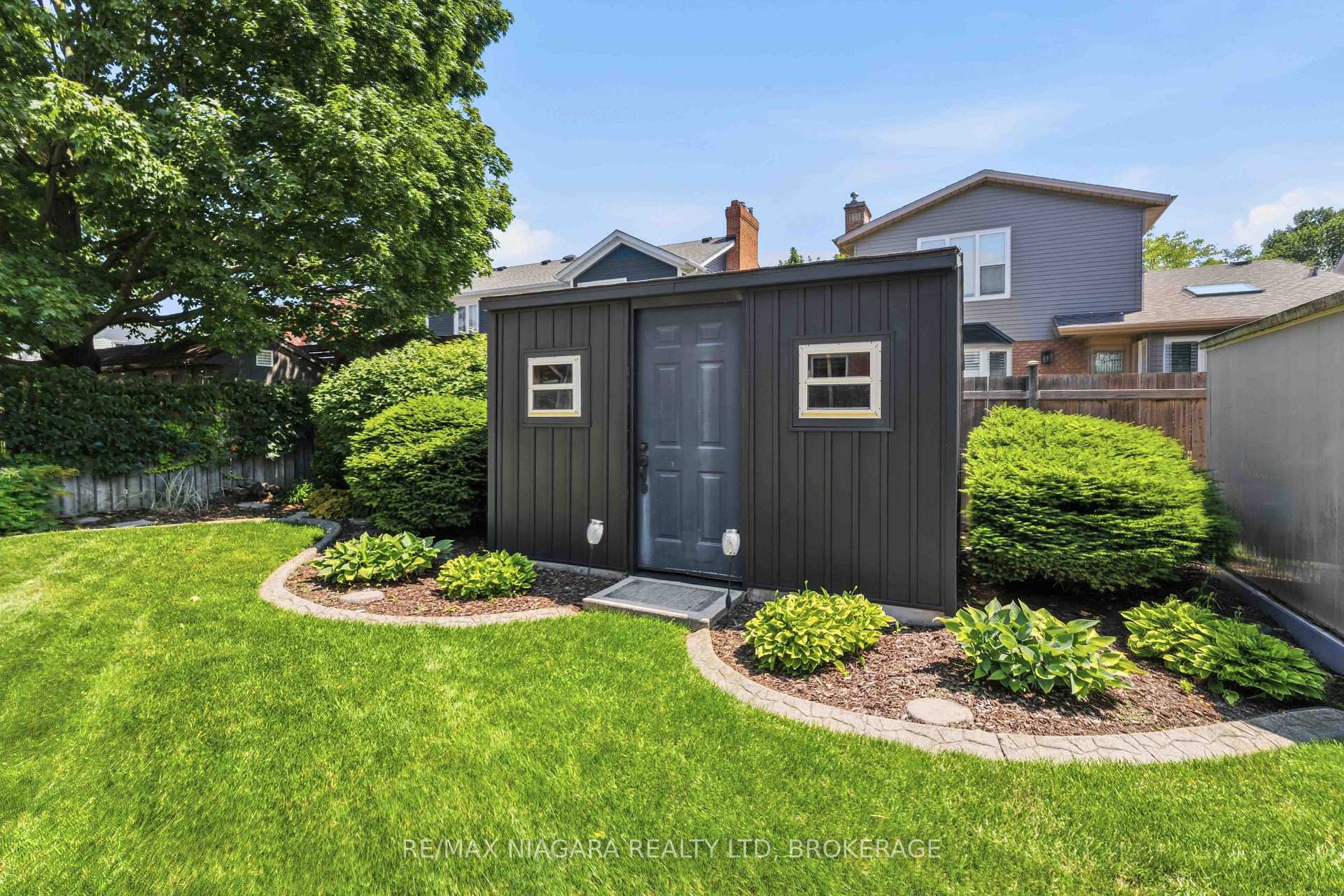 Photo 40 of 18 Courtleigh Road, St. Catharines, Port Dalhousie — HOMEH
