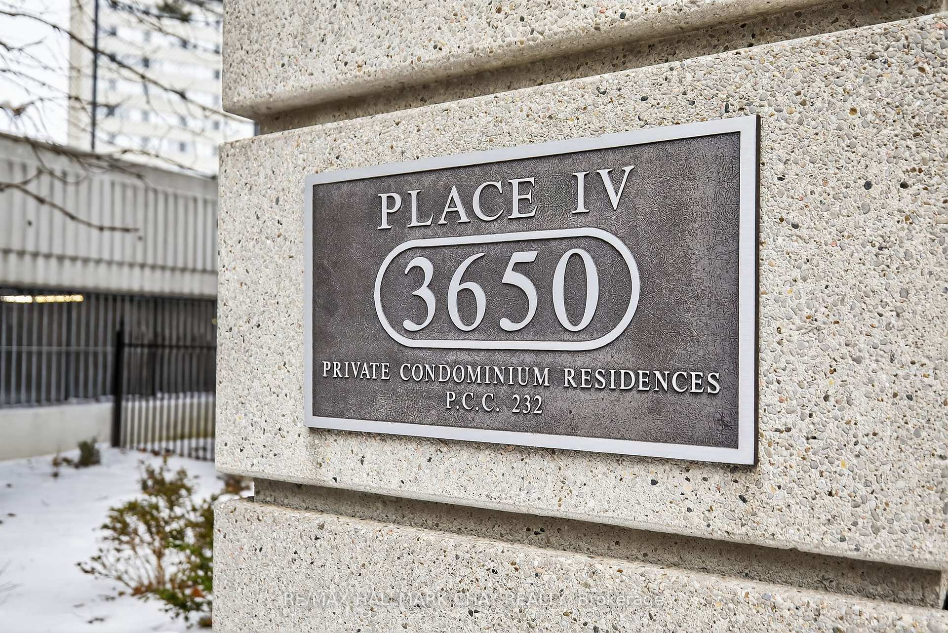 Photo 4 of Unit 501, 3650 Kaneff Crescent, Mississauga, Mississauga Valleys — HOMEH