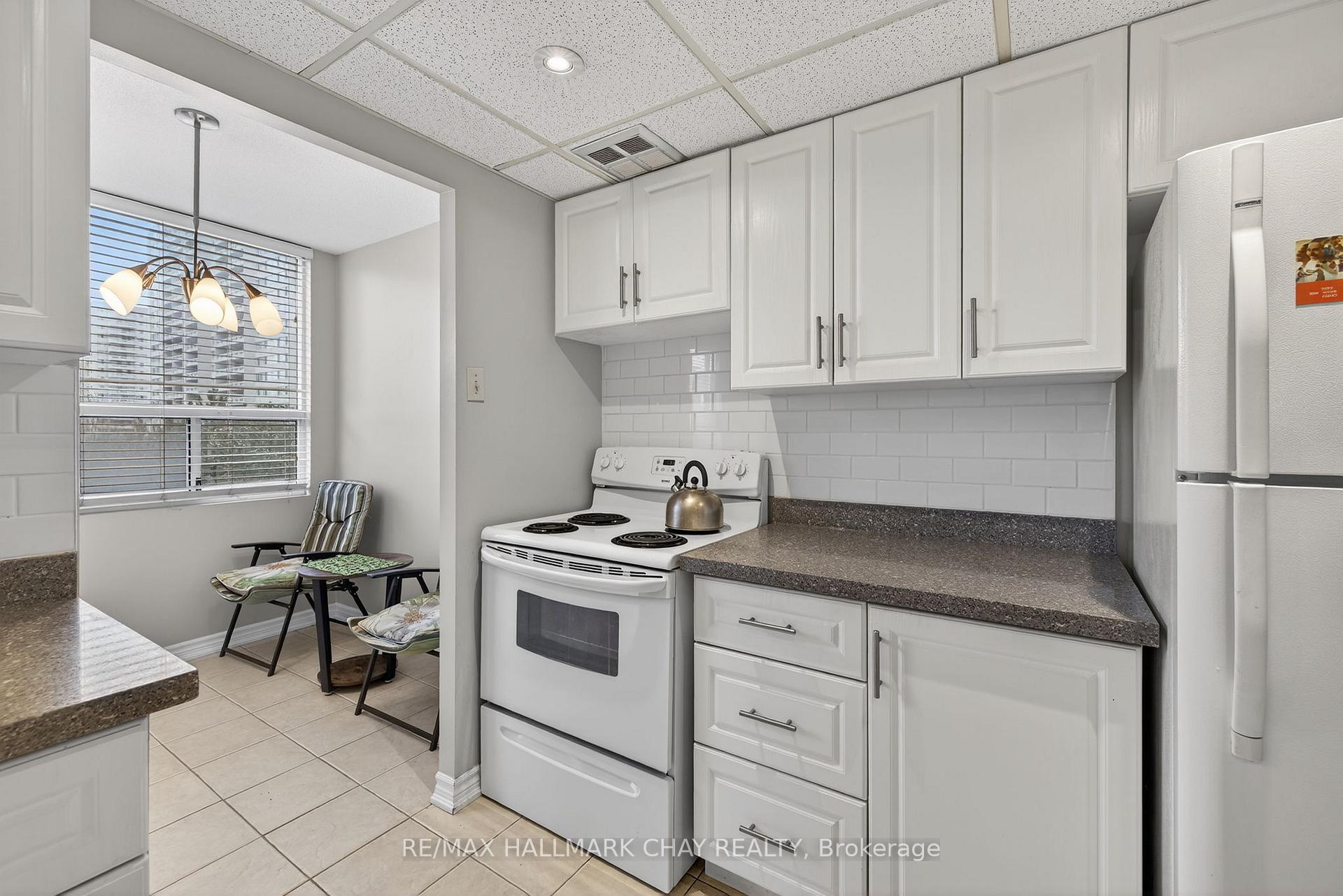 Photo 13 of Unit 501, 3650 Kaneff Crescent, Mississauga, Mississauga Valleys — HOMEH