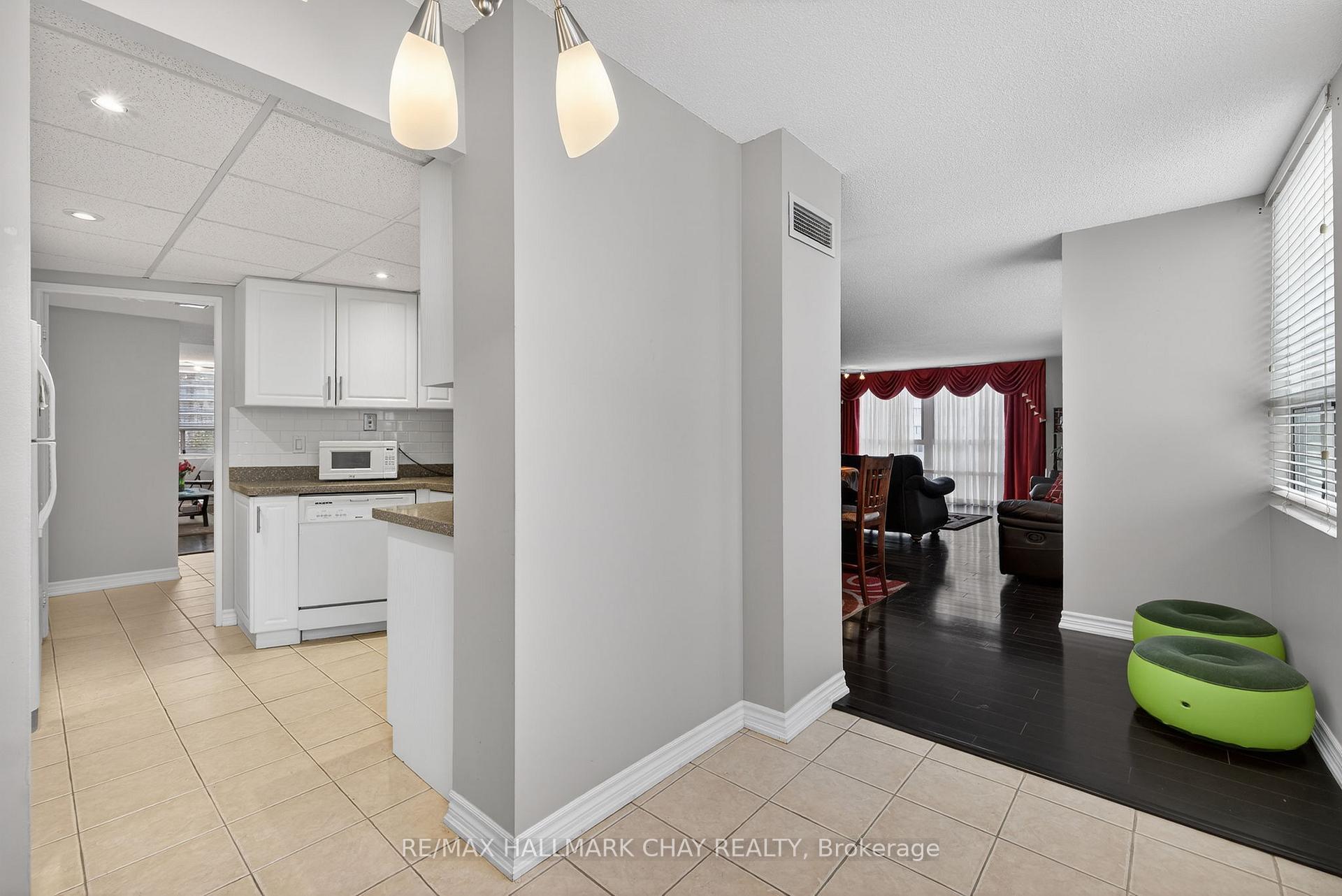 Photo 15 of Unit 501, 3650 Kaneff Crescent, Mississauga, Mississauga Valleys — HOMEH