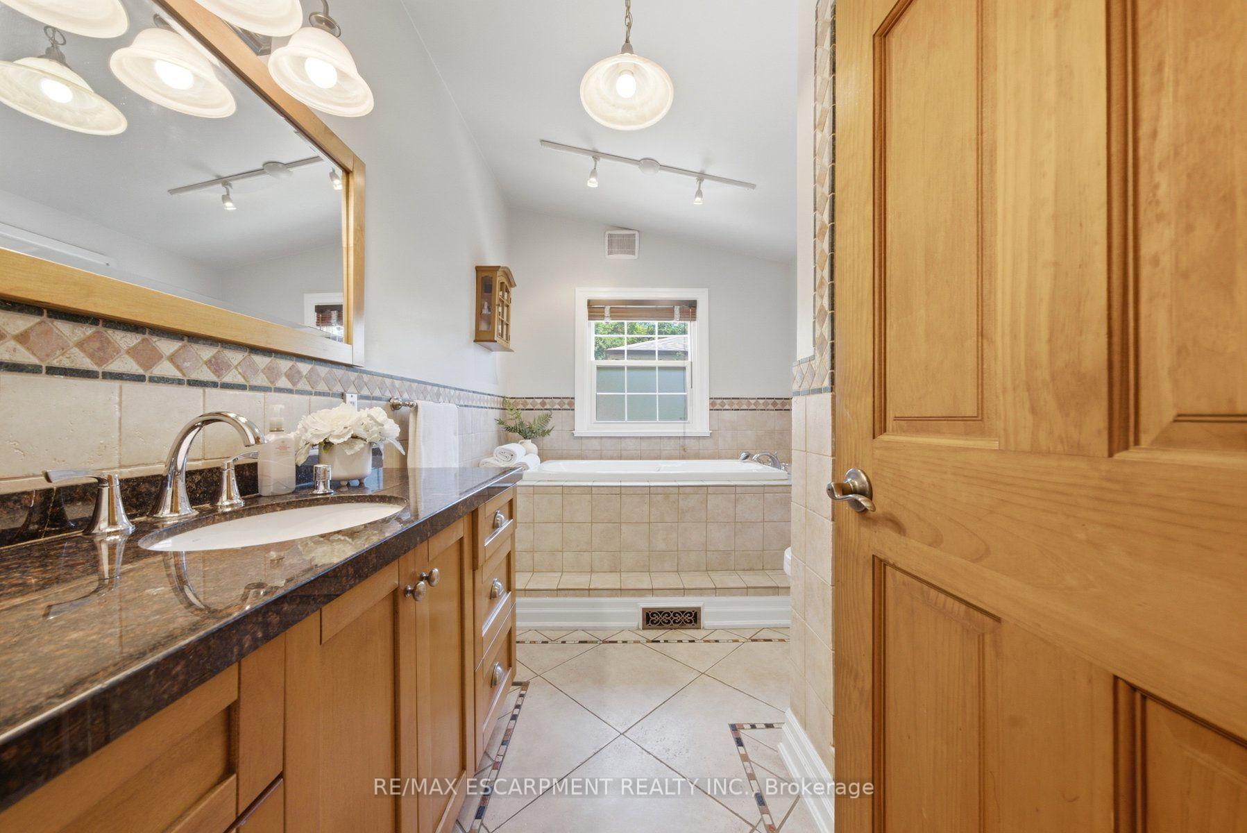 Photo 16 of 92 Auchmar Road, Hamilton, Buchanan — HOMEH