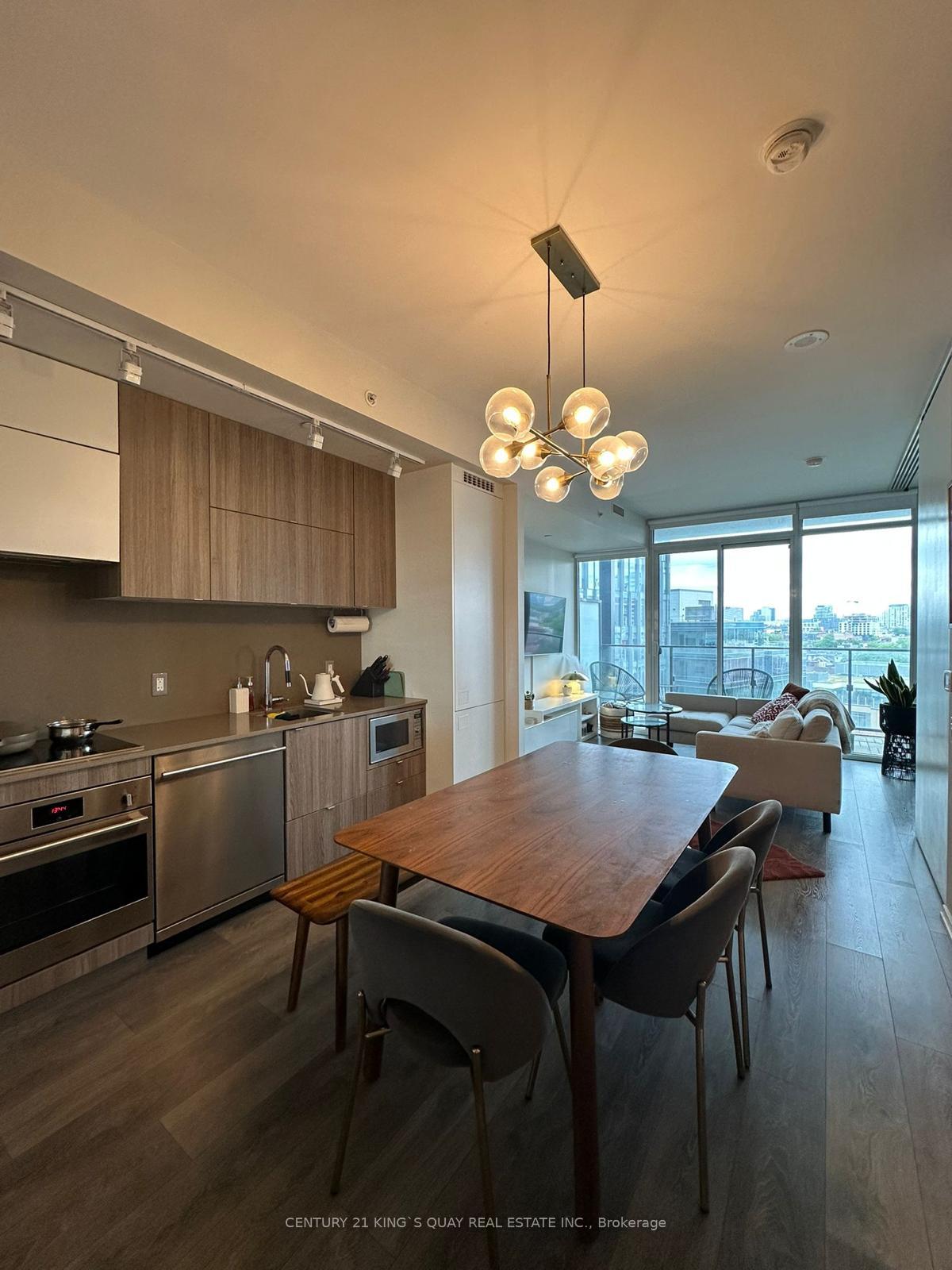 Photo 3 of Unit 803, 125 Peter Street, Toronto, Waterfront Communities — HOMEH