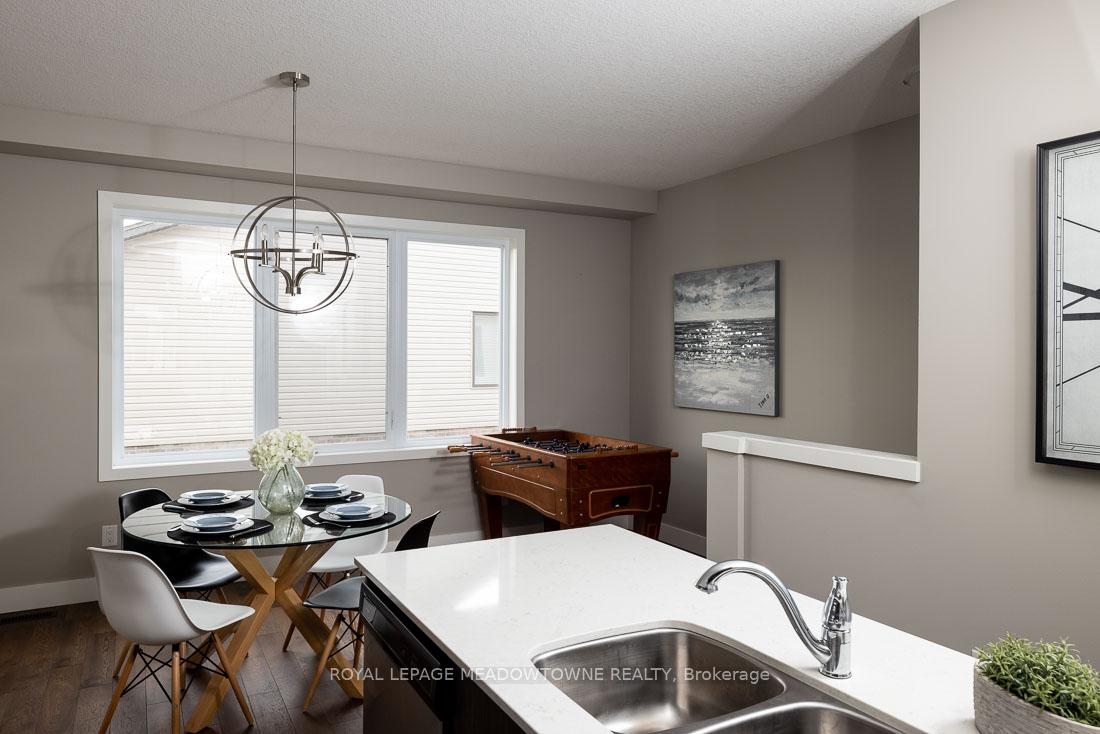 Photo 3 of 2144 Meadowgate Boulevard, London, South U — HOMEH