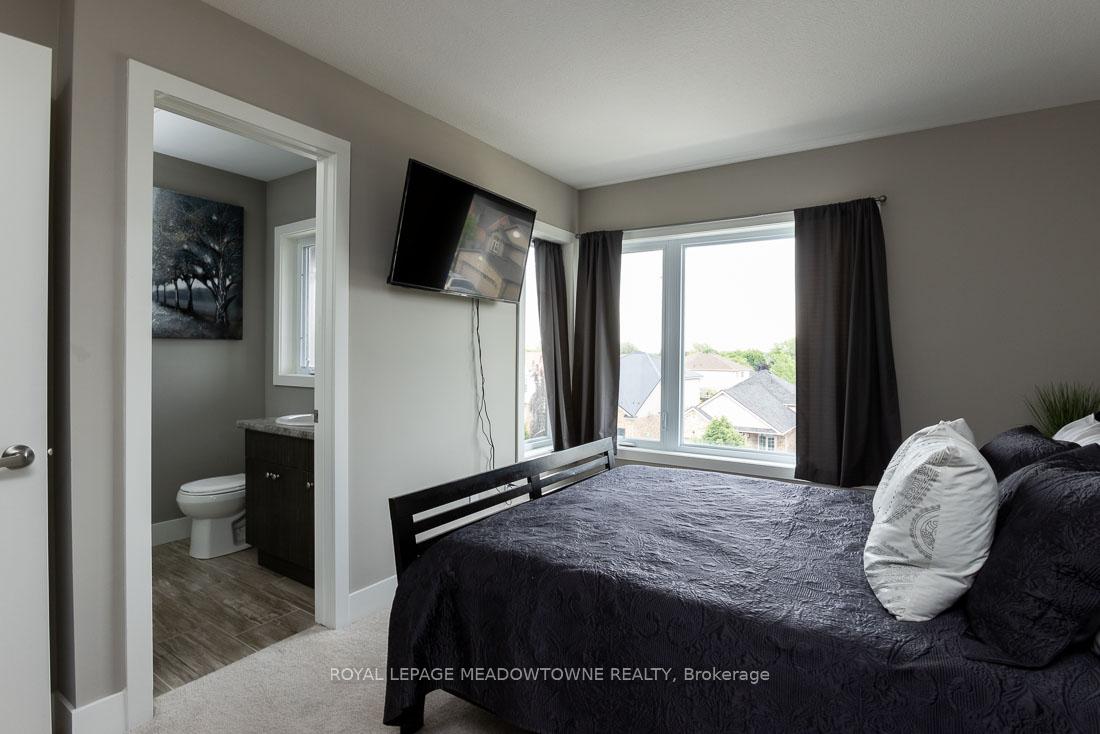 Photo 10 of 2144 Meadowgate Boulevard, London, South U — HOMEH