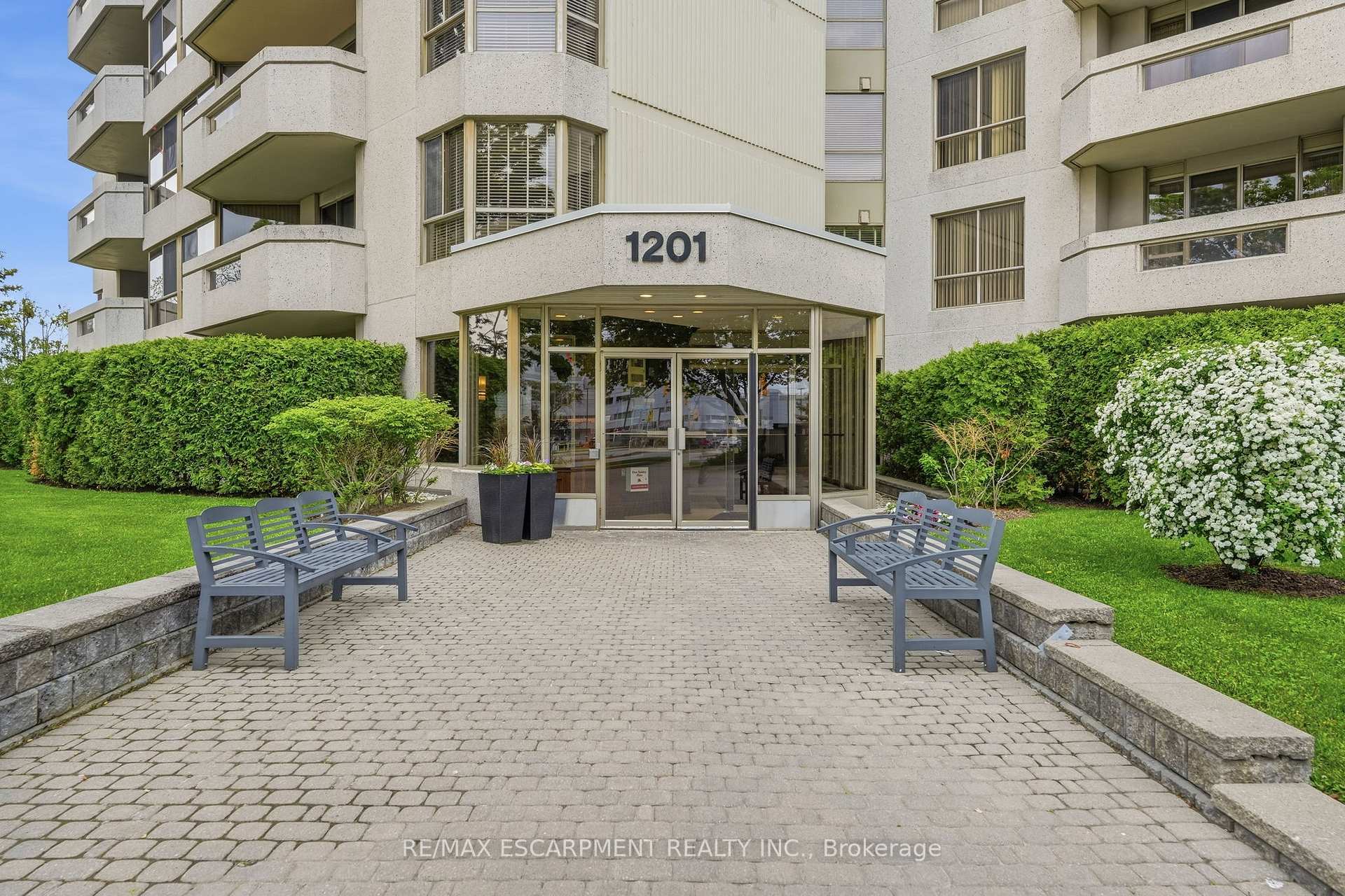 Photo 2 of Unit 1003, 1201 North Shore Boulevard E, Burlington, Brant — HOMEH
