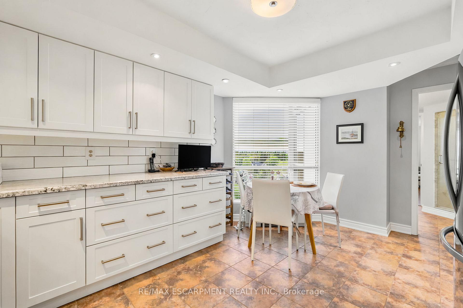 Photo 16 of Unit 1003, 1201 North Shore Boulevard E, Burlington, Brant — HOMEH