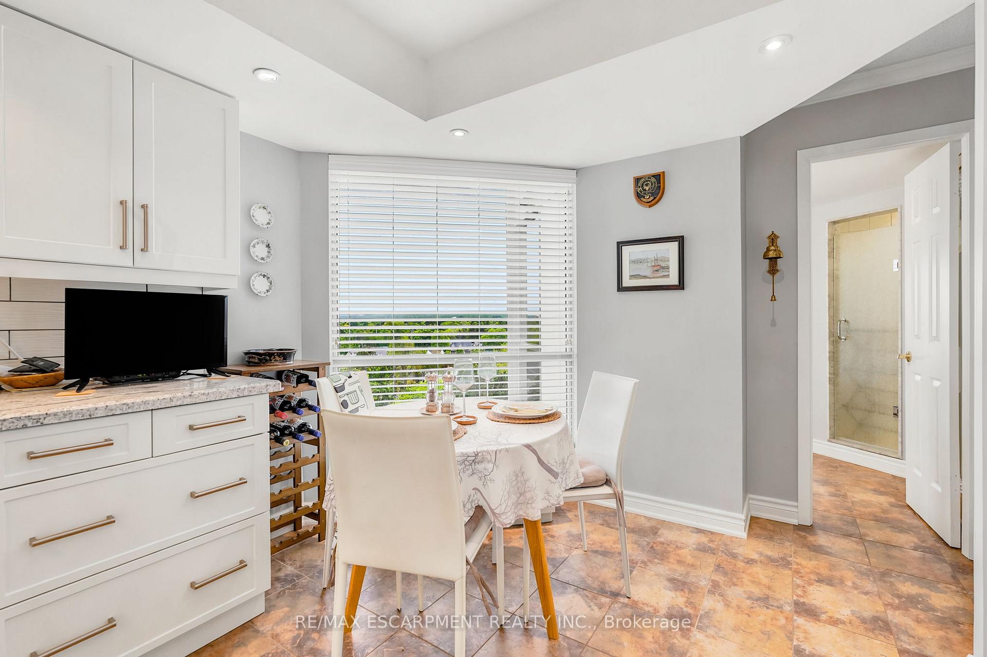 Photo 17 of Unit 1003, 1201 North Shore Boulevard E, Burlington, Brant — HOMEH