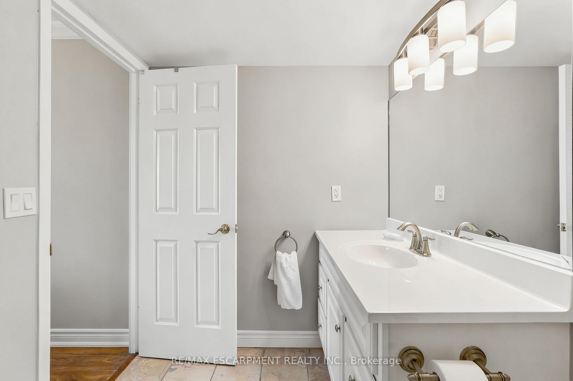Photo 24 of Unit 1003, 1201 North Shore Boulevard E, Burlington, Brant — HOMEH