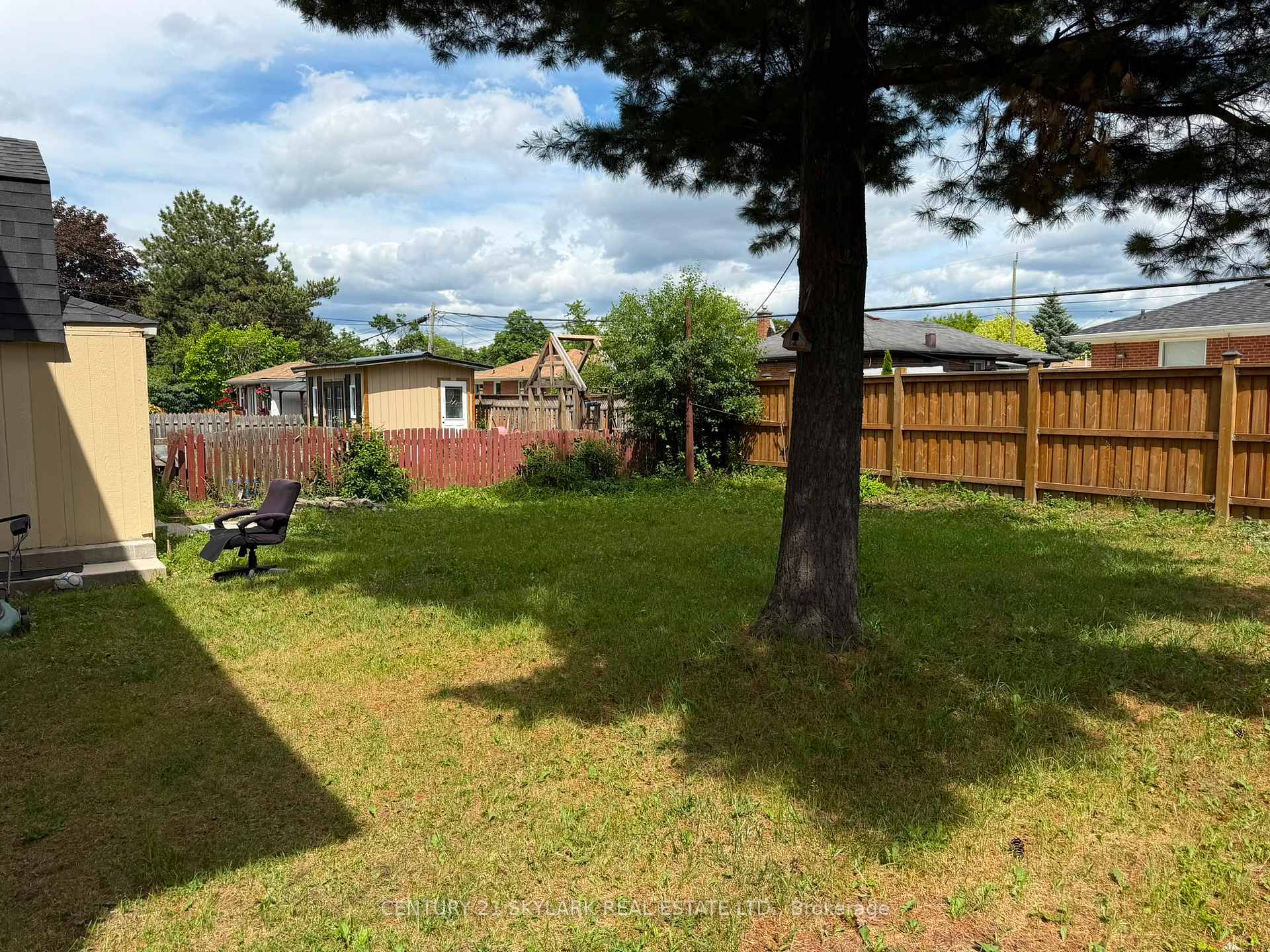 Photo 17 of 35 Cumberland Drive, Brampton, Brampton North — HOMEH