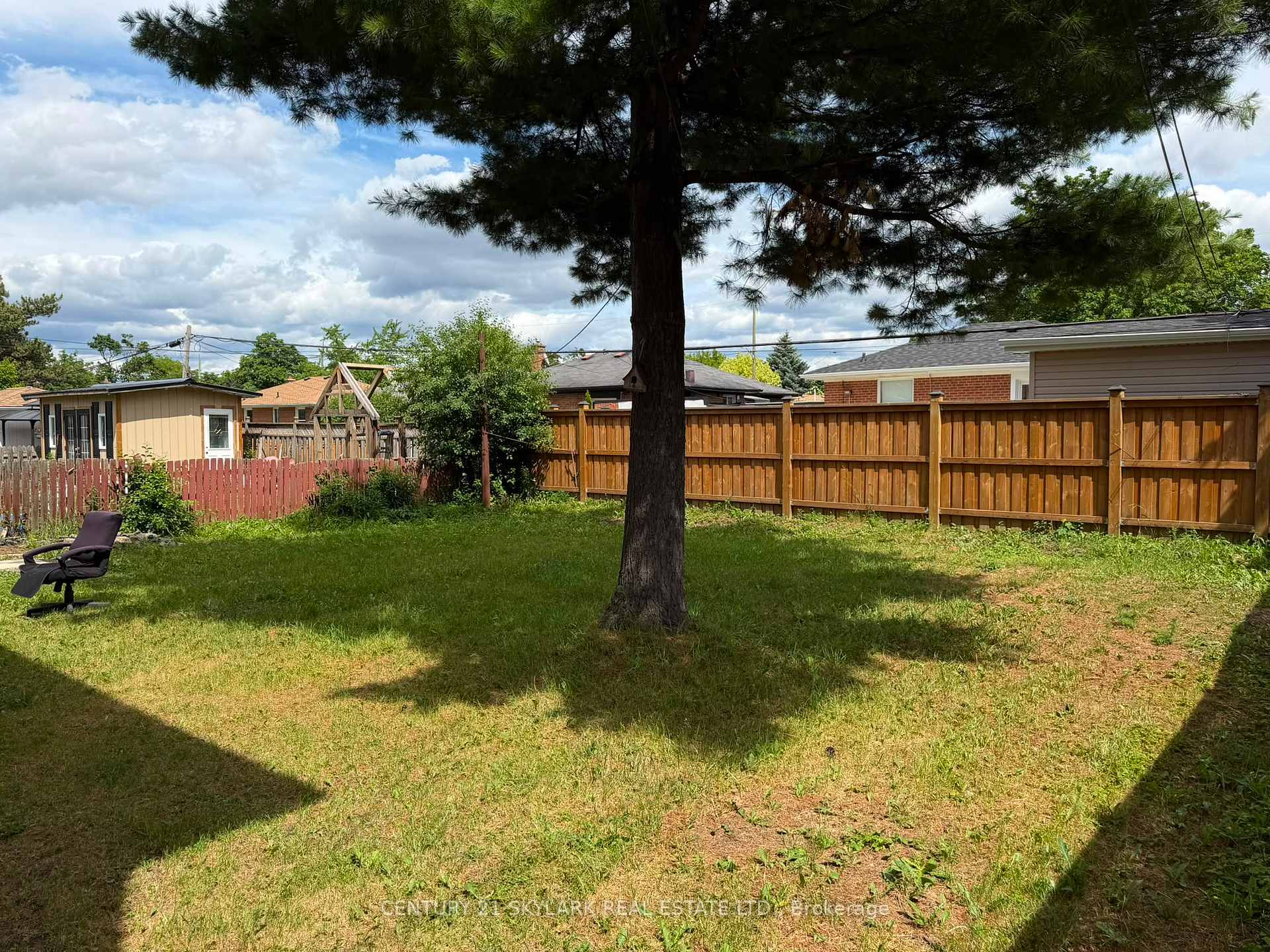Photo 18 of 35 Cumberland Drive, Brampton, Brampton North — HOMEH