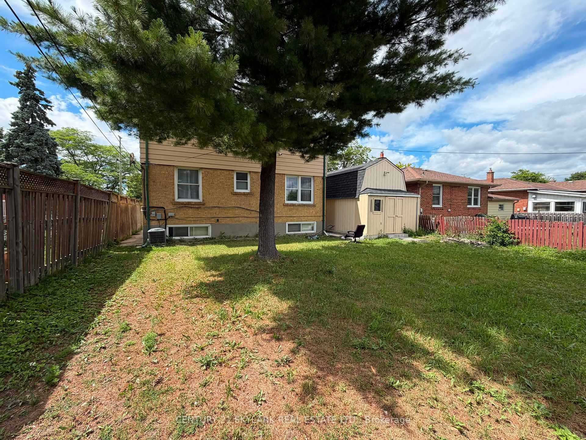 Photo 19 of 35 Cumberland Drive, Brampton, Brampton North — HOMEH