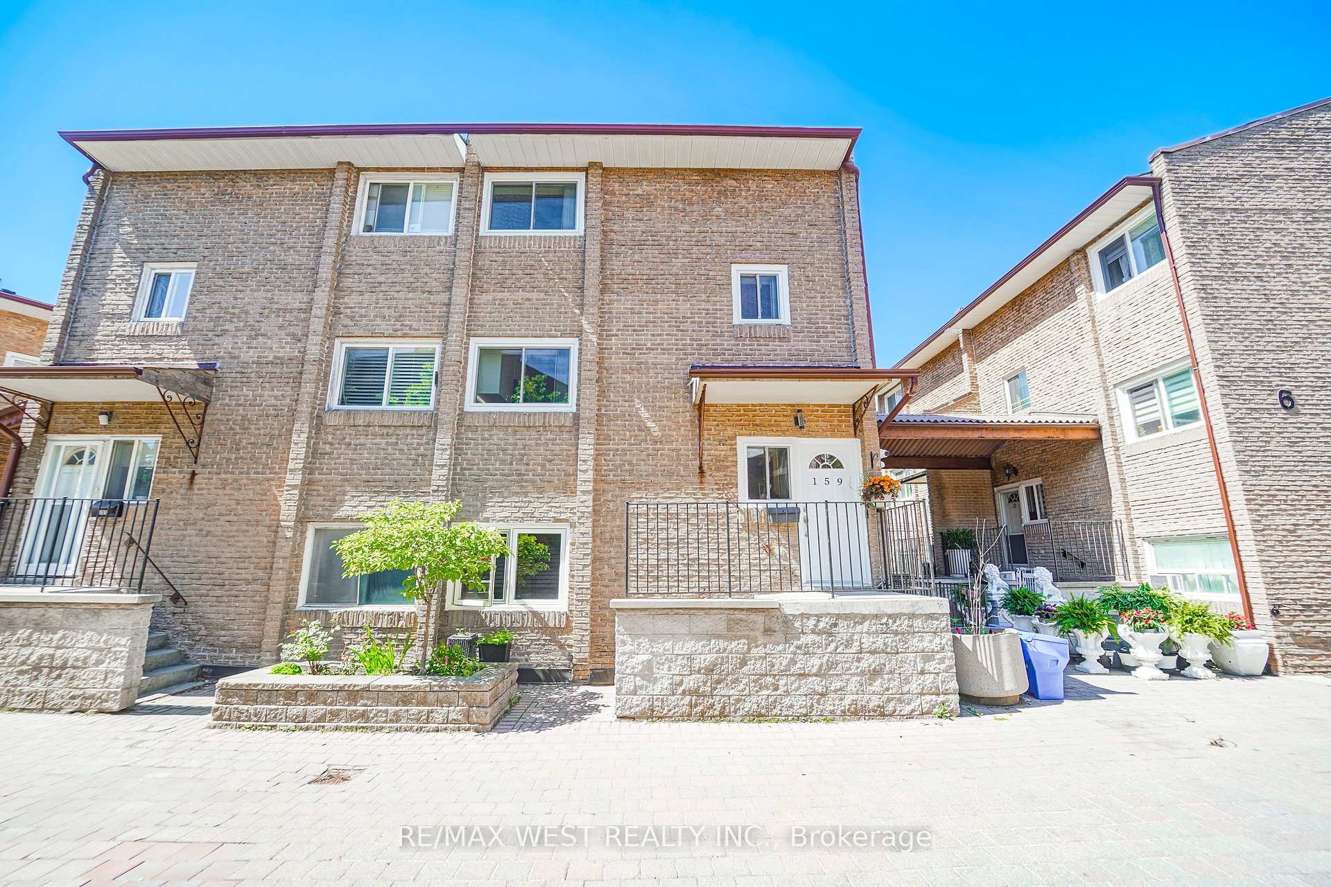 Front of Unit 159, 50 Scarborough Golf Club Road