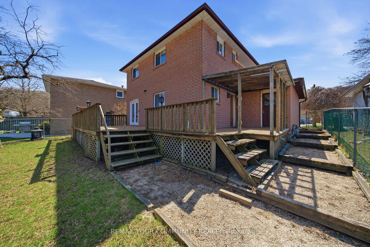 Photo 43 of 150 connaught Crescent, Caledon, Bolton West — HOMEH