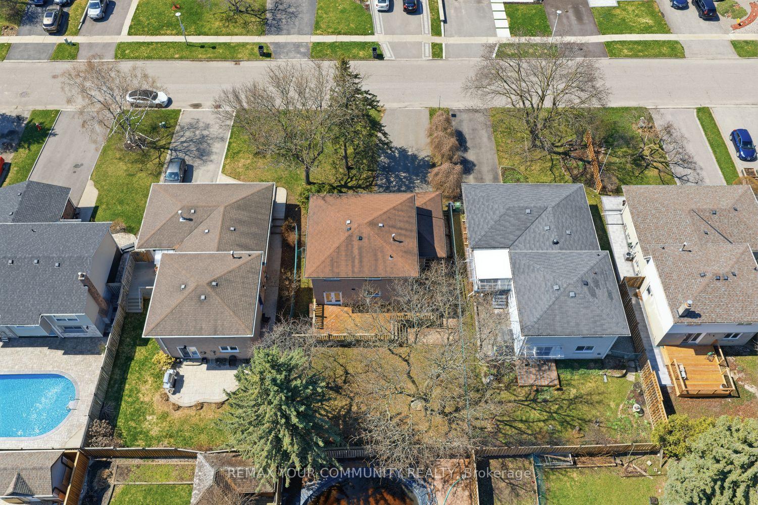Photo 50 of 150 connaught Crescent, Caledon, Bolton West — HOMEH