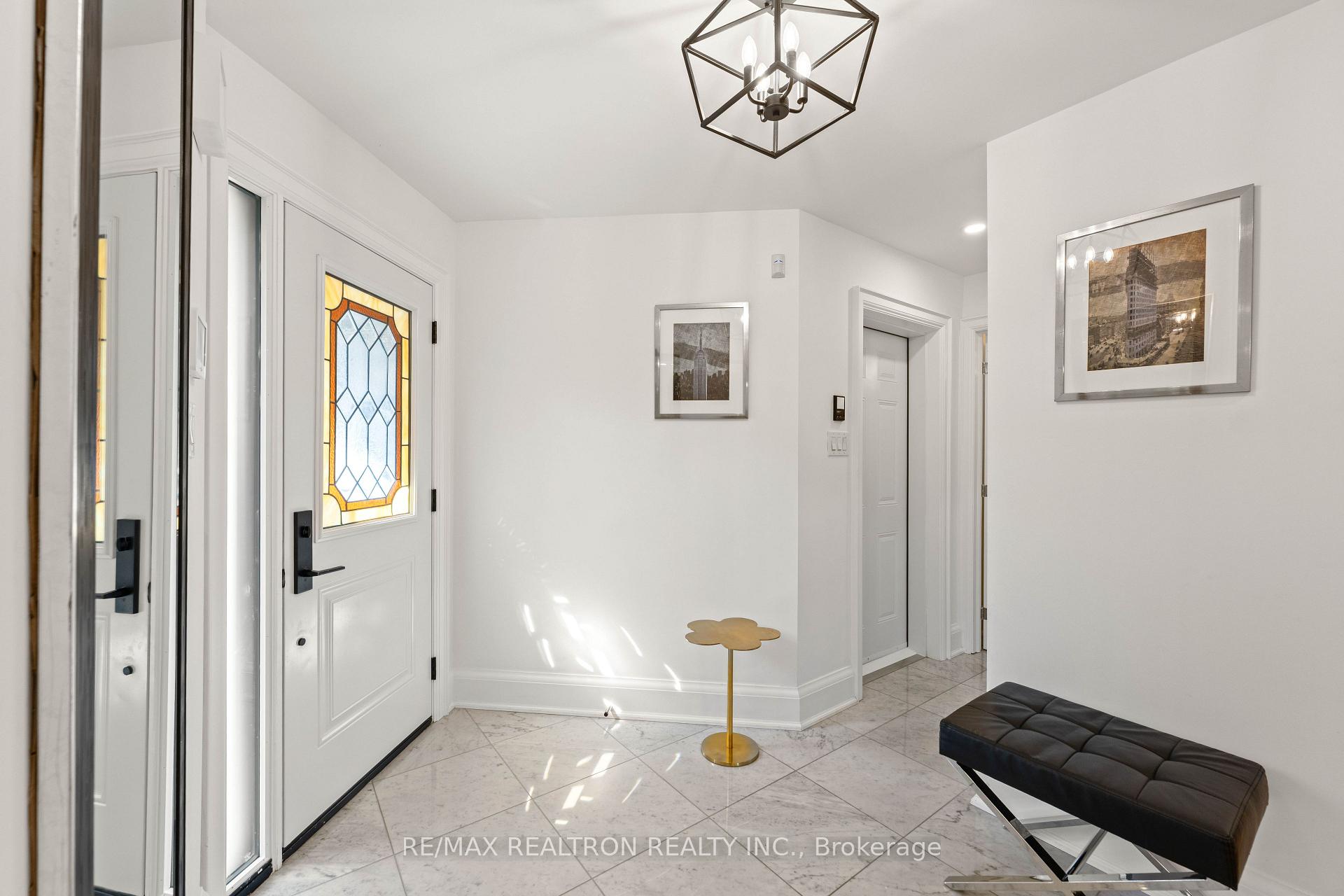 Photo 5 of 106 Roseborough Crescent, Vaughan, Uplands — HOMEH