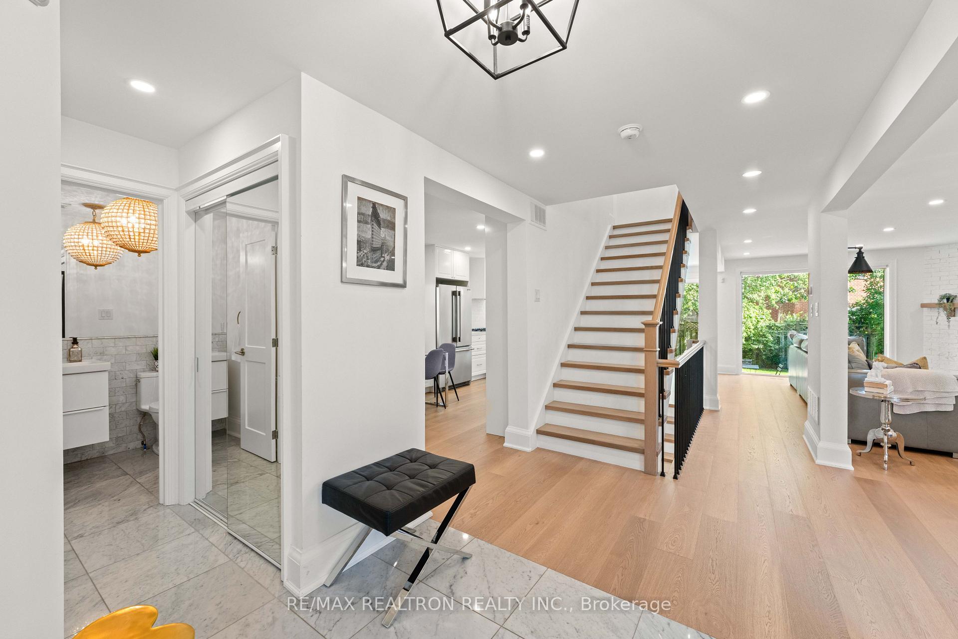 Photo 7 of 106 Roseborough Crescent, Vaughan, Uplands — HOMEH