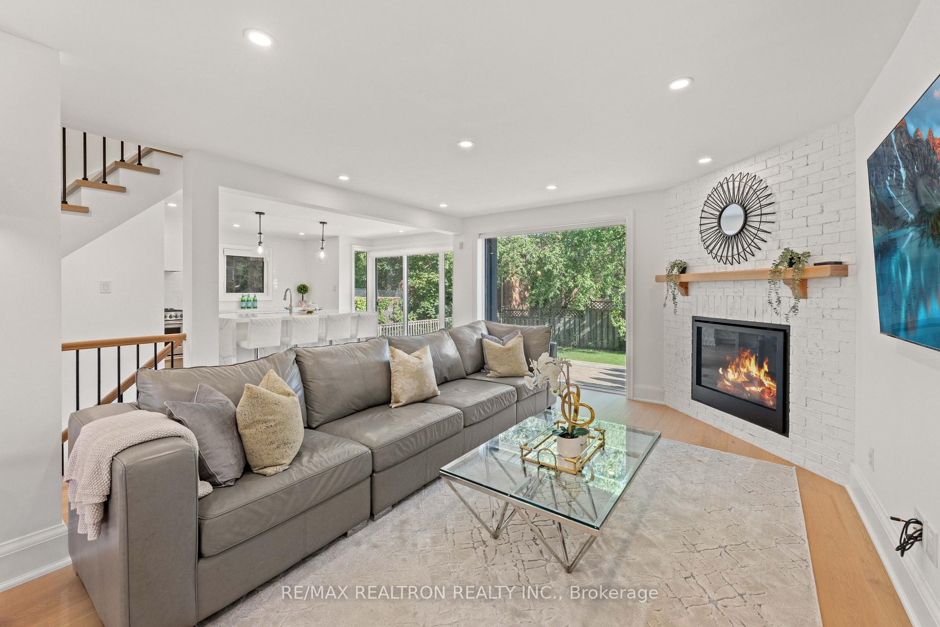 Photo 16 of 106 Roseborough Crescent, Vaughan, Uplands — HOMEH