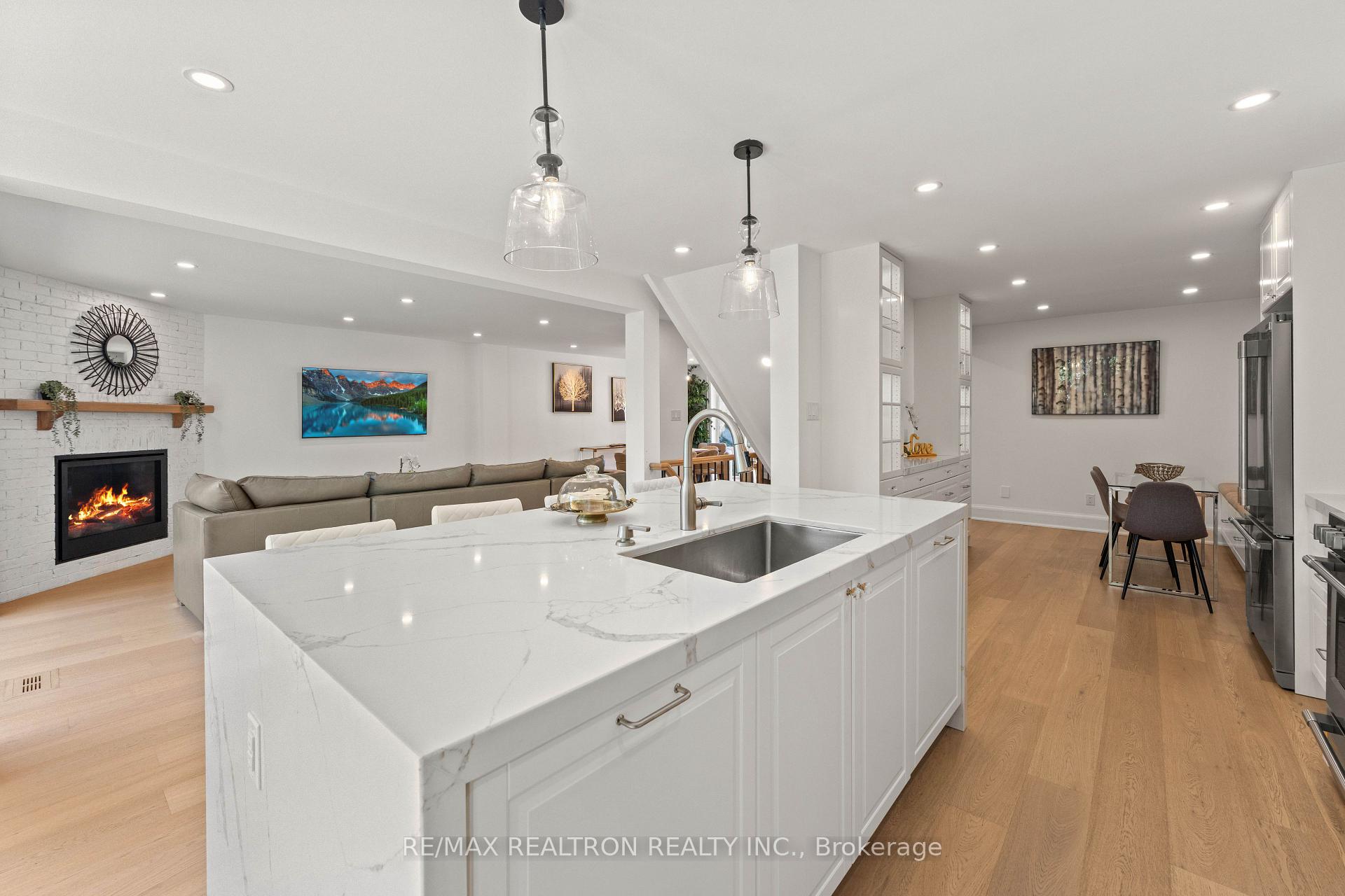 Photo 23 of 106 Roseborough Crescent, Vaughan, Uplands — HOMEH
