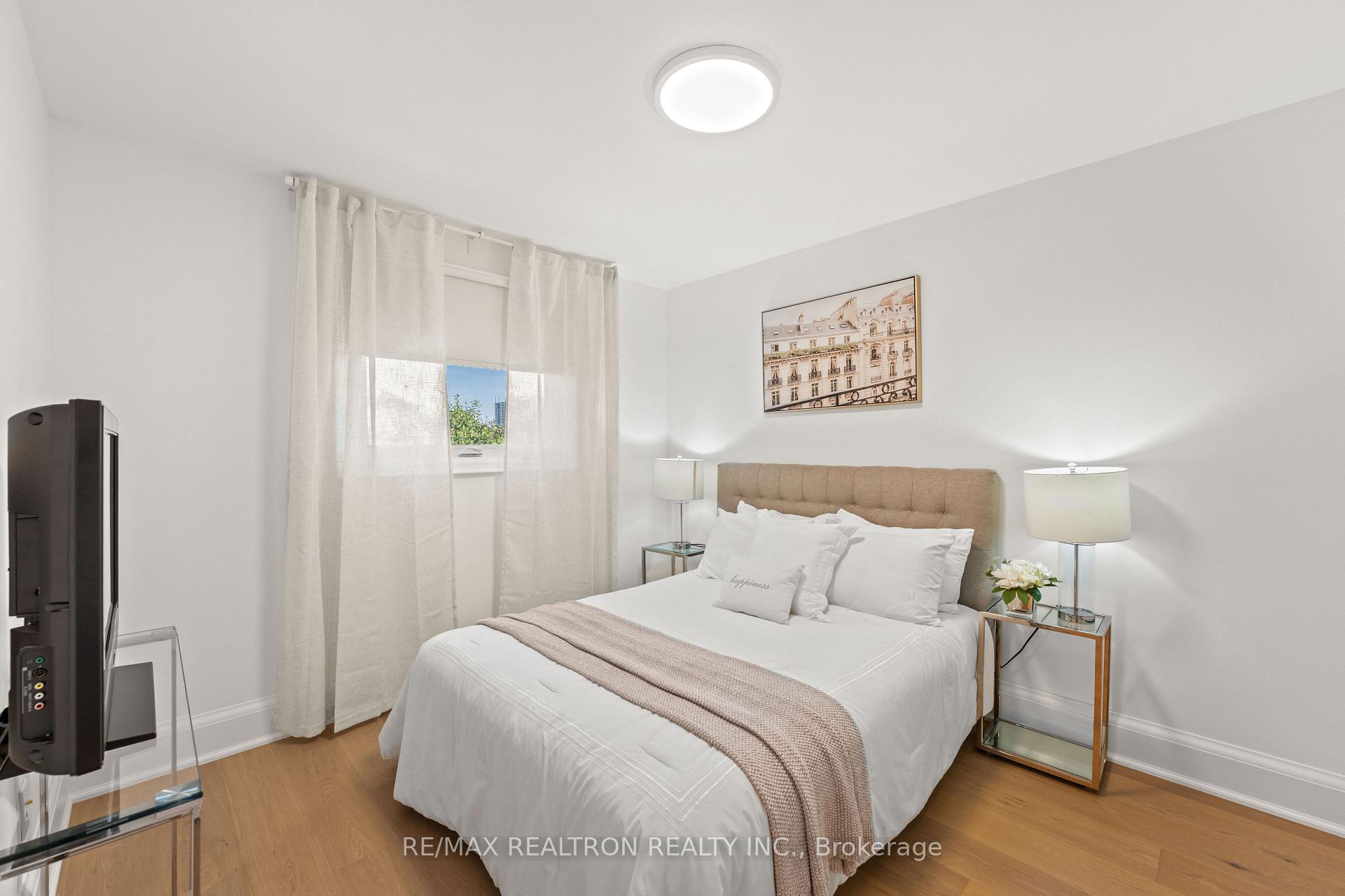 Photo 33 of 106 Roseborough Crescent, Vaughan, Uplands — HOMEH