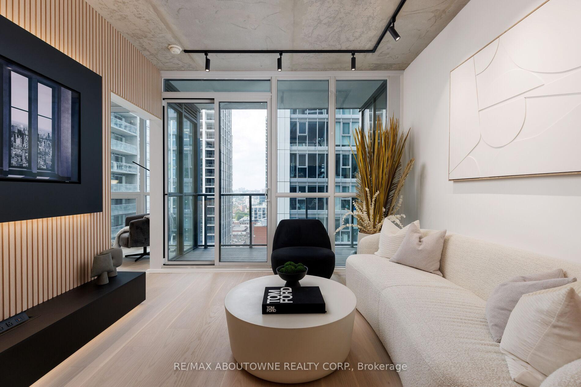 Photo 2 of Unit 2301, 88 Blue Jays Way, Toronto, Waterfront Communities — HOMEH