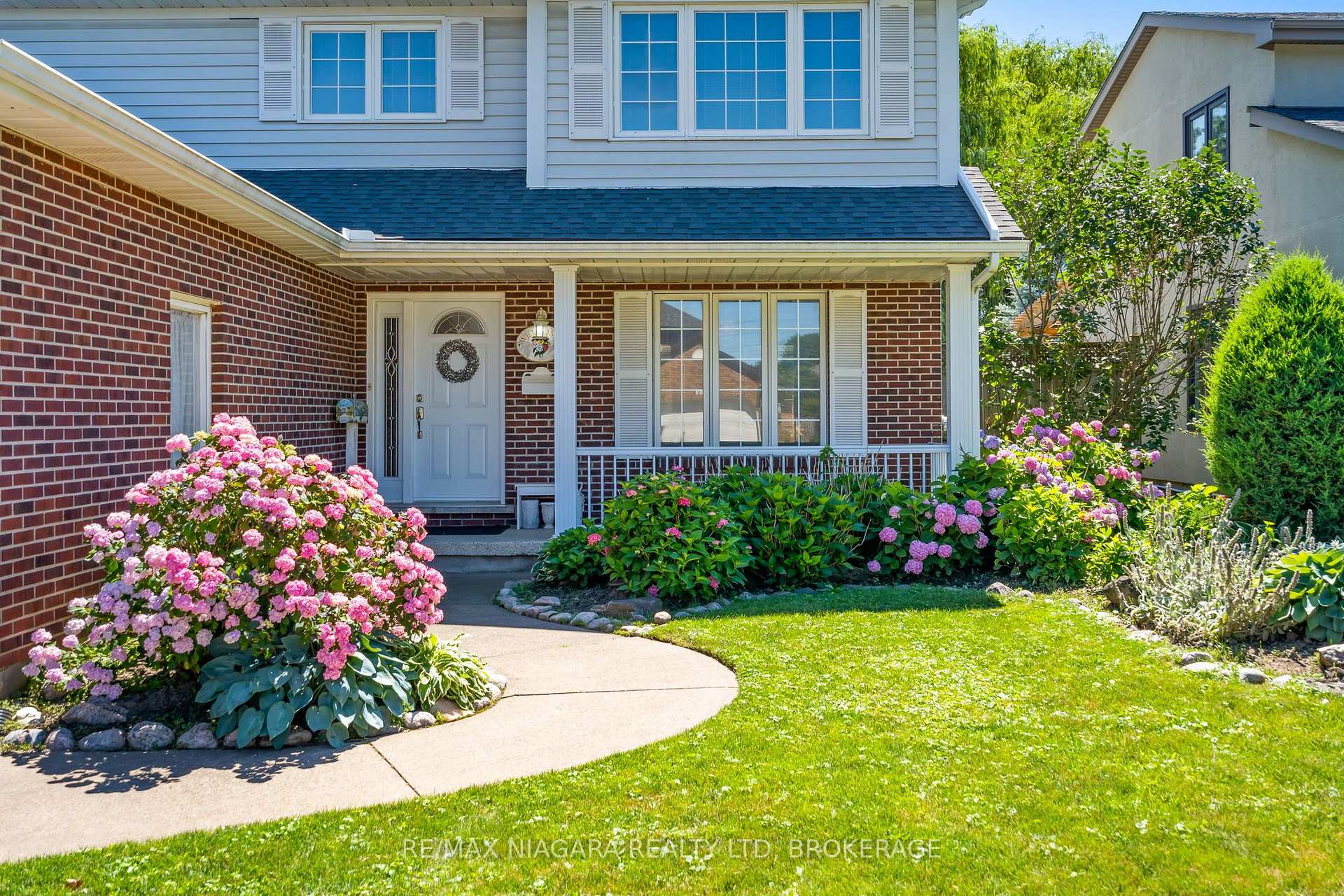 Photo 3 of 6370 Emma Street, Niagara Falls, Stamford — HOMEH