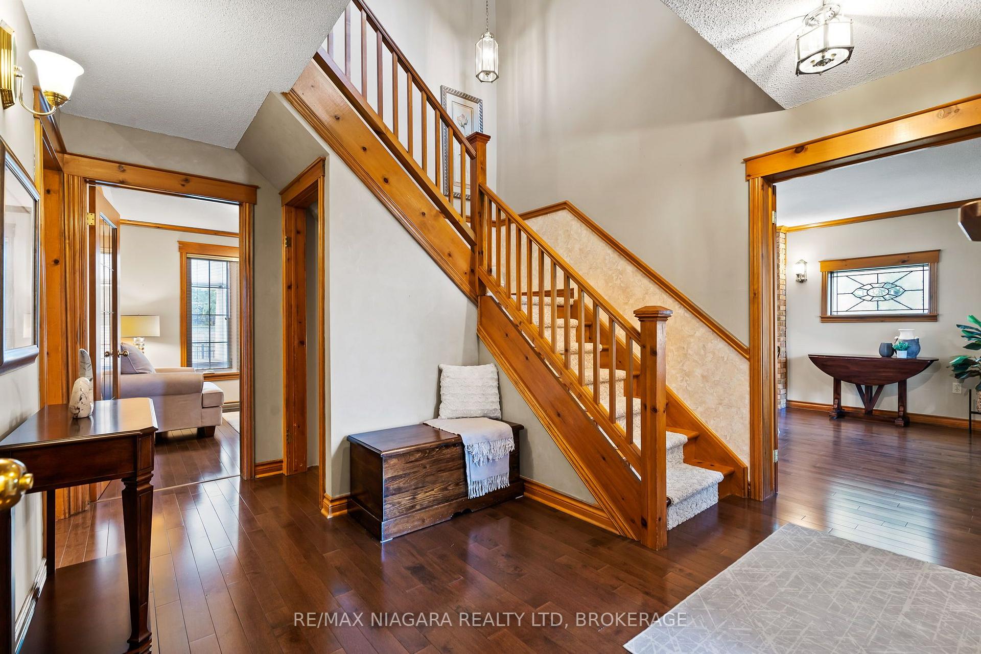 Photo 5 of 6370 Emma Street, Niagara Falls, Stamford — HOMEH