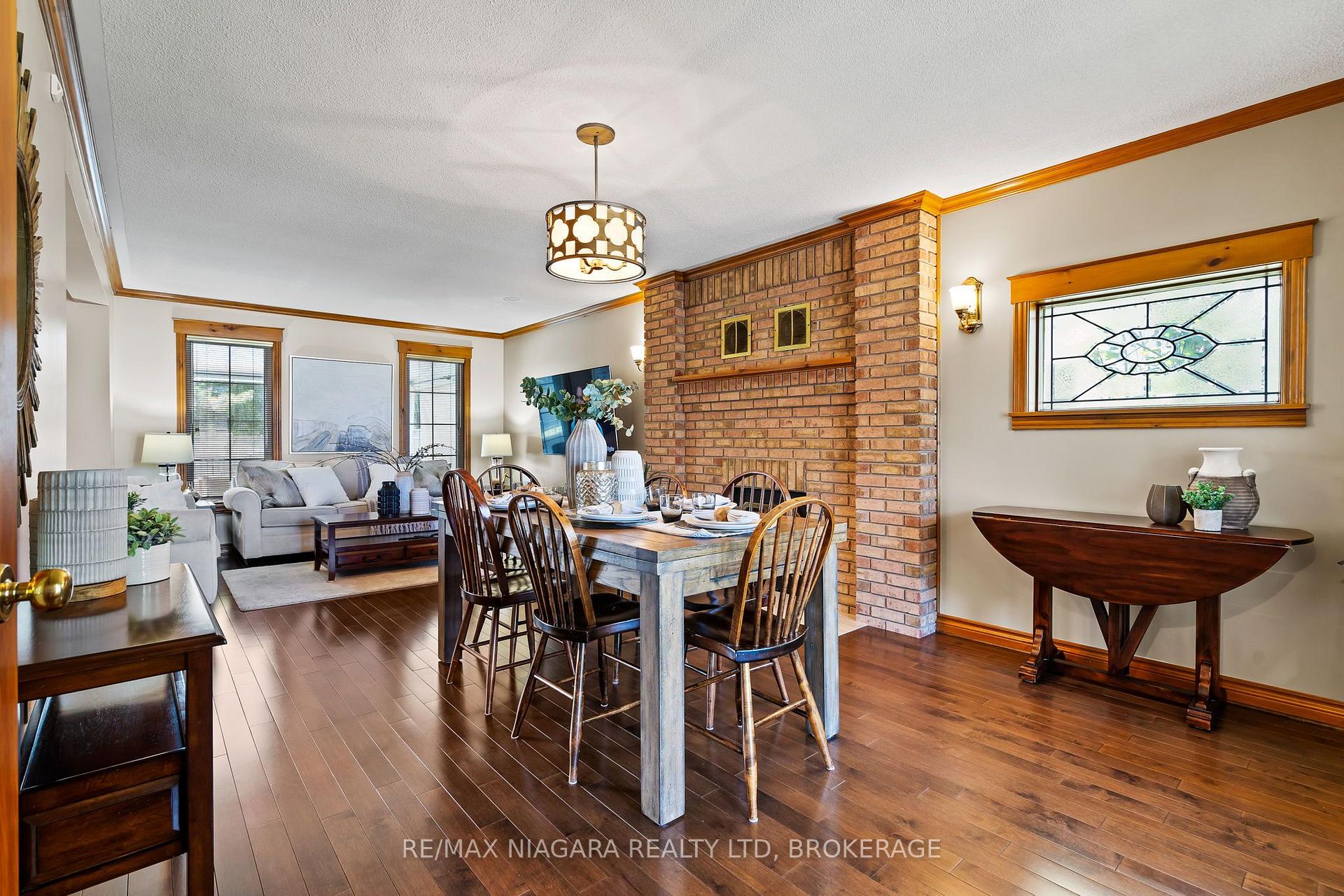 Photo 6 of 6370 Emma Street, Niagara Falls, Stamford — HOMEH