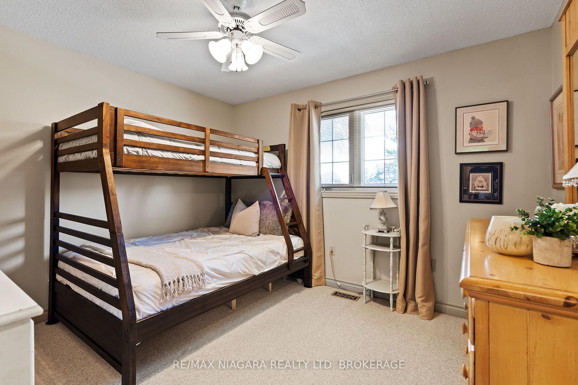 Photo 19 of 6370 Emma Street, Niagara Falls, Stamford — HOMEH