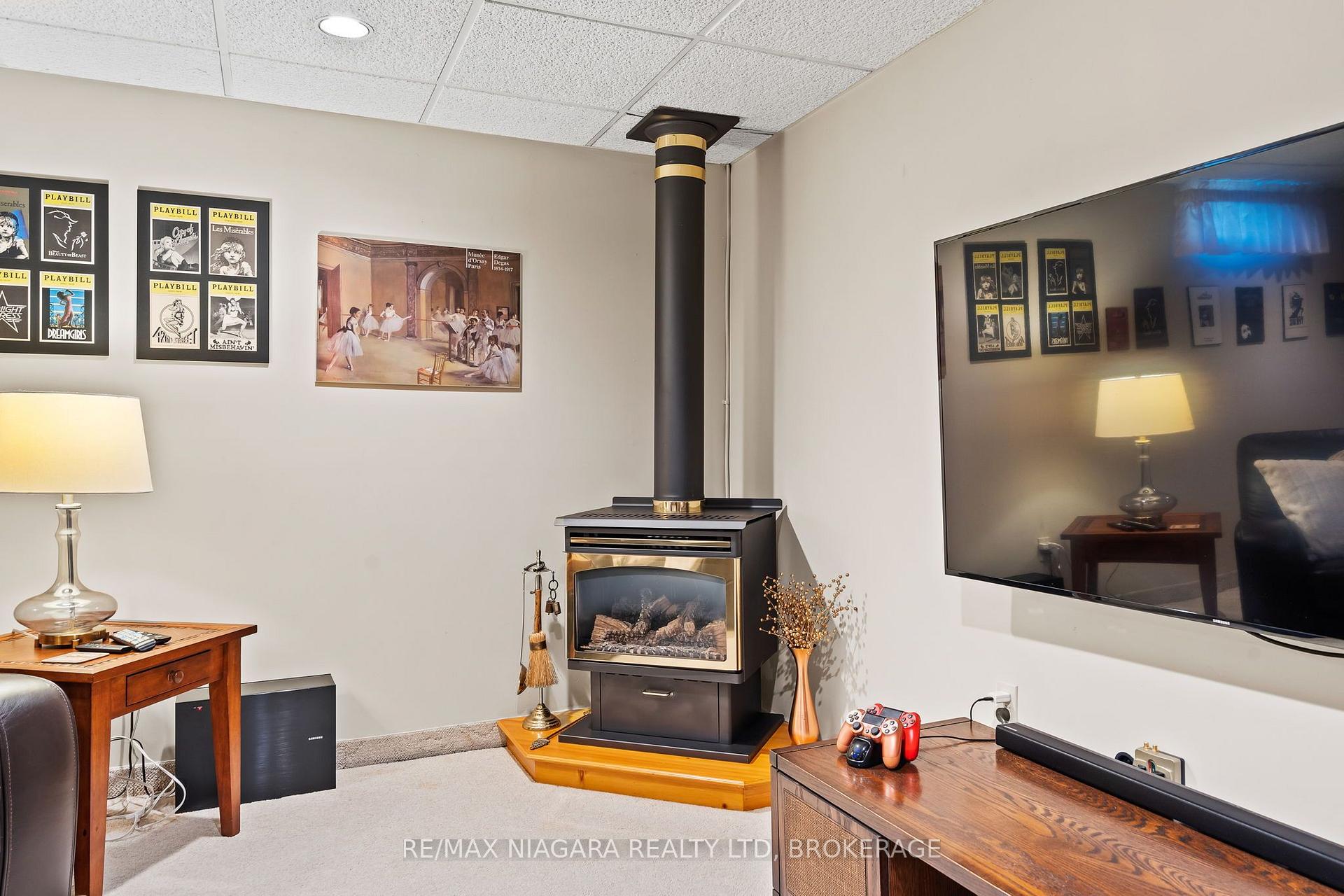 Photo 31 of 6370 Emma Street, Niagara Falls, Stamford — HOMEH