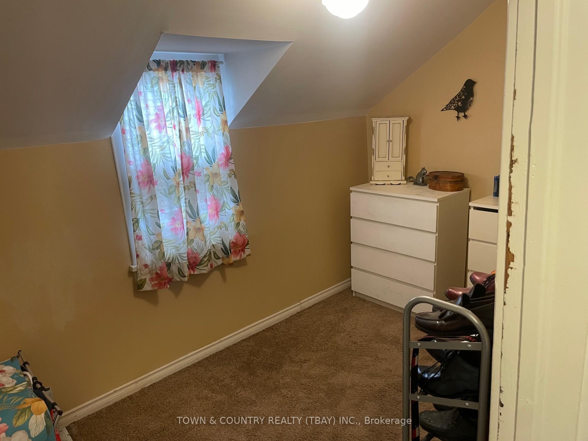 Photo 7 of 528 McDonald Street, Thunder Bay, East End — HOMEH